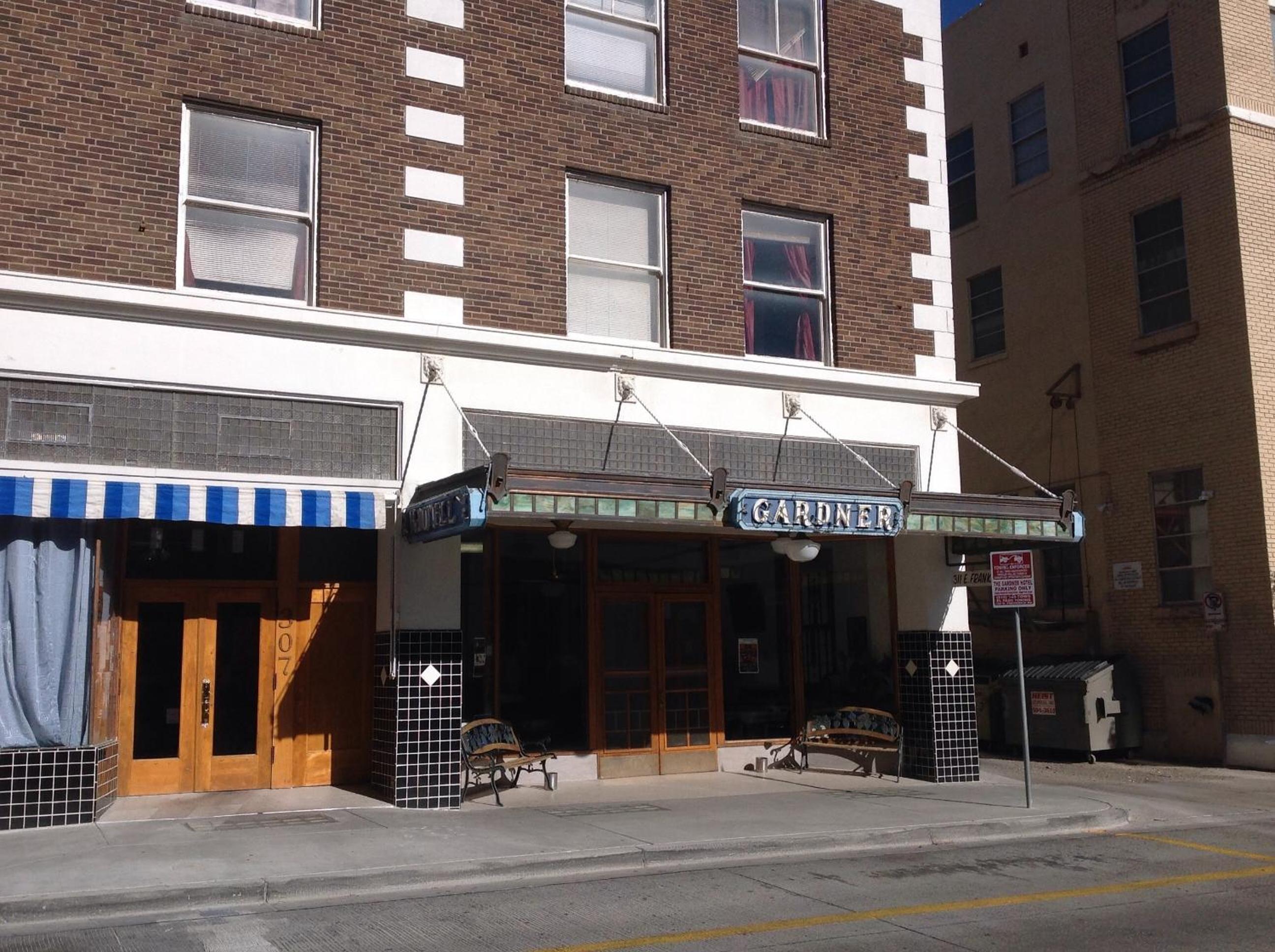 Gardner Hotel & Hostel
