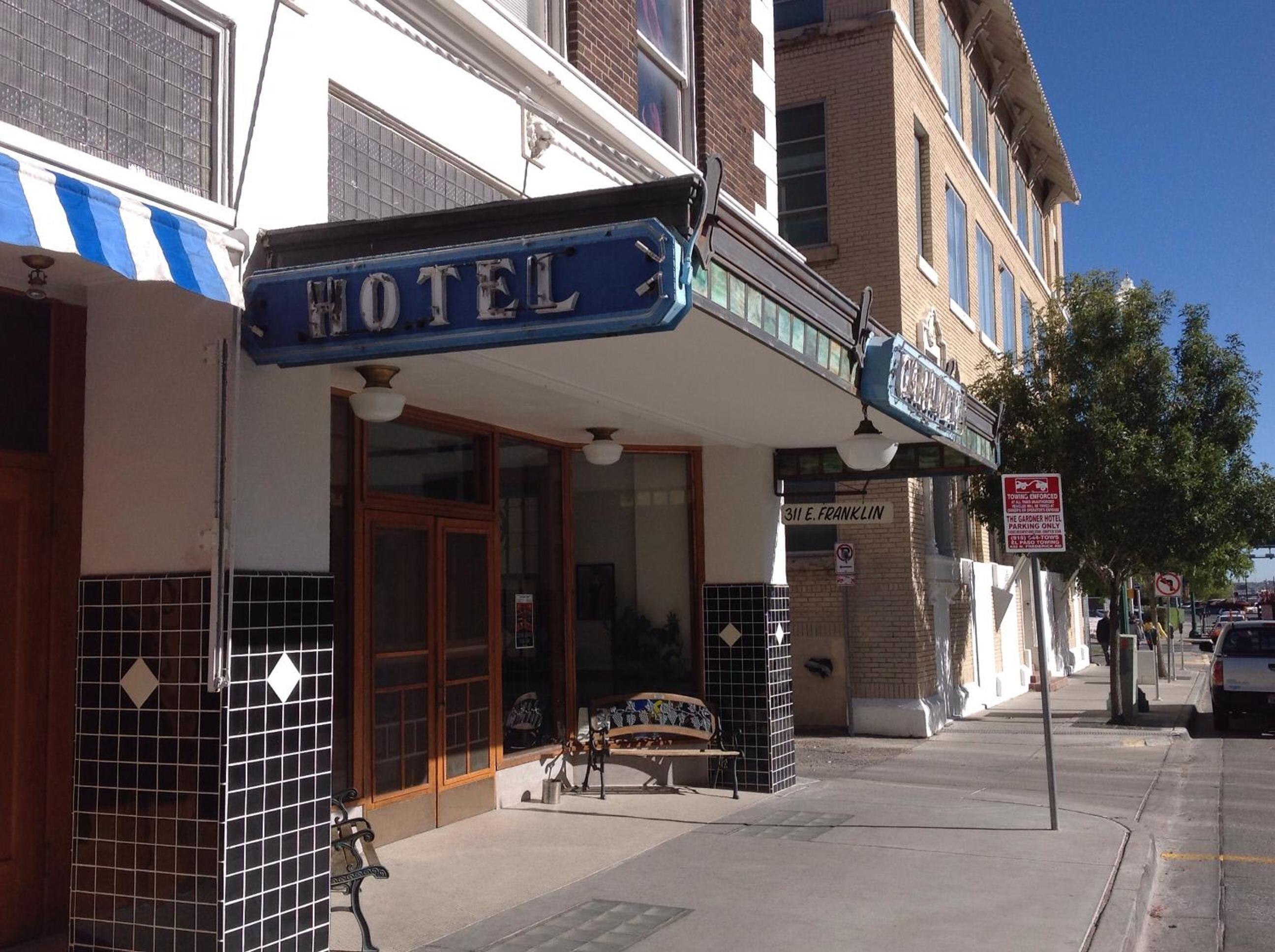 Gardner Hotel & Hostel