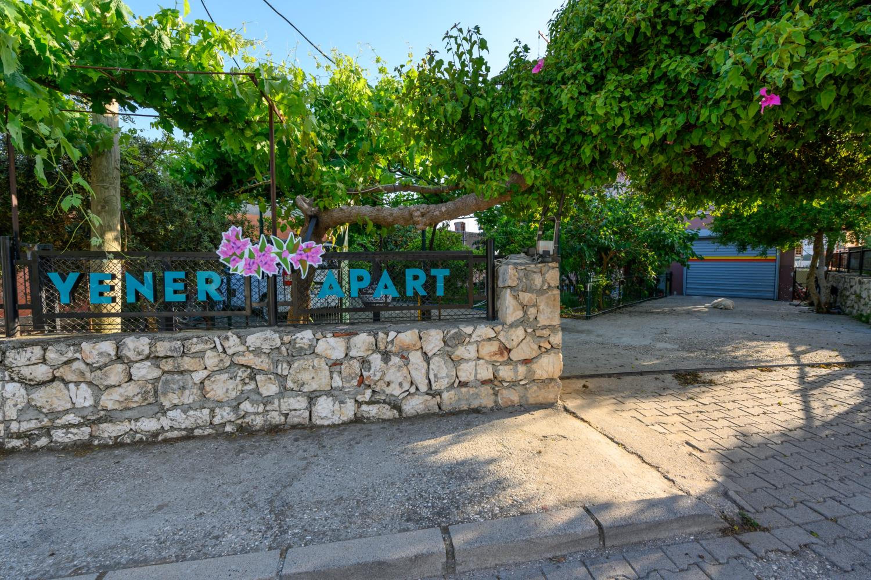 Yener apart view 2