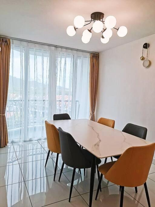 THE SUNDAVILLE SUITE - EXQUISITE 3 BEDROOMS*8PAX* photo 3