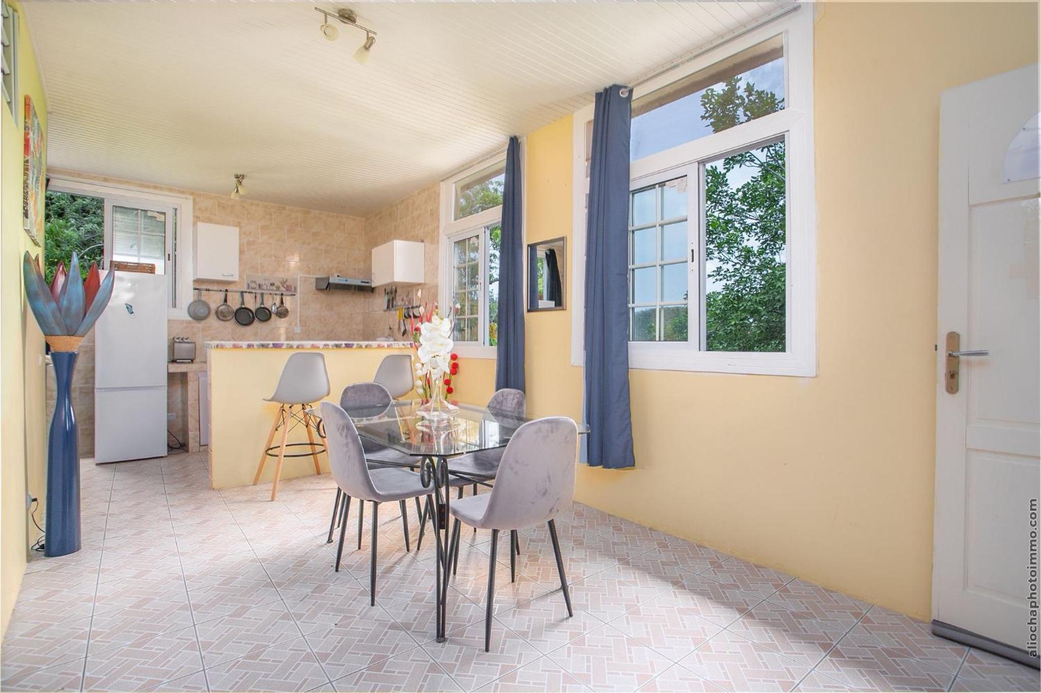 Appartement La Source -Calme avec belle vue mer view 2