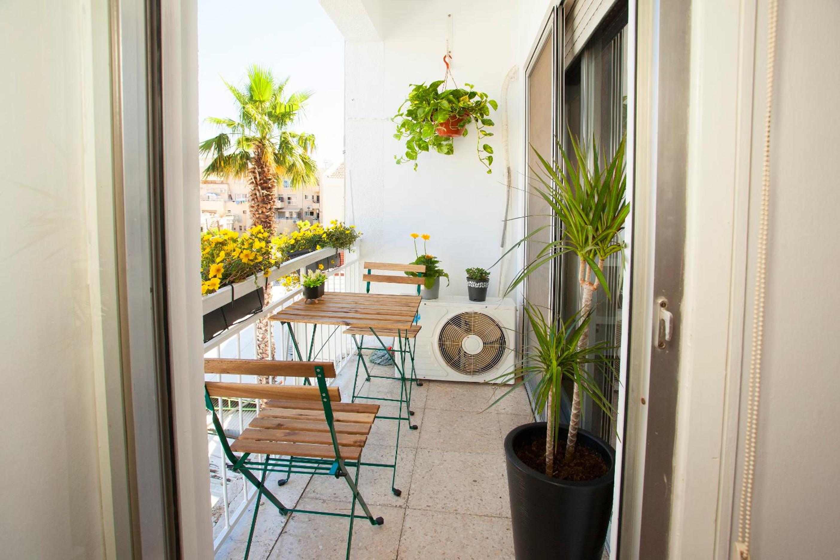ARTEMIS 3, Beachfront Boutique Apartment