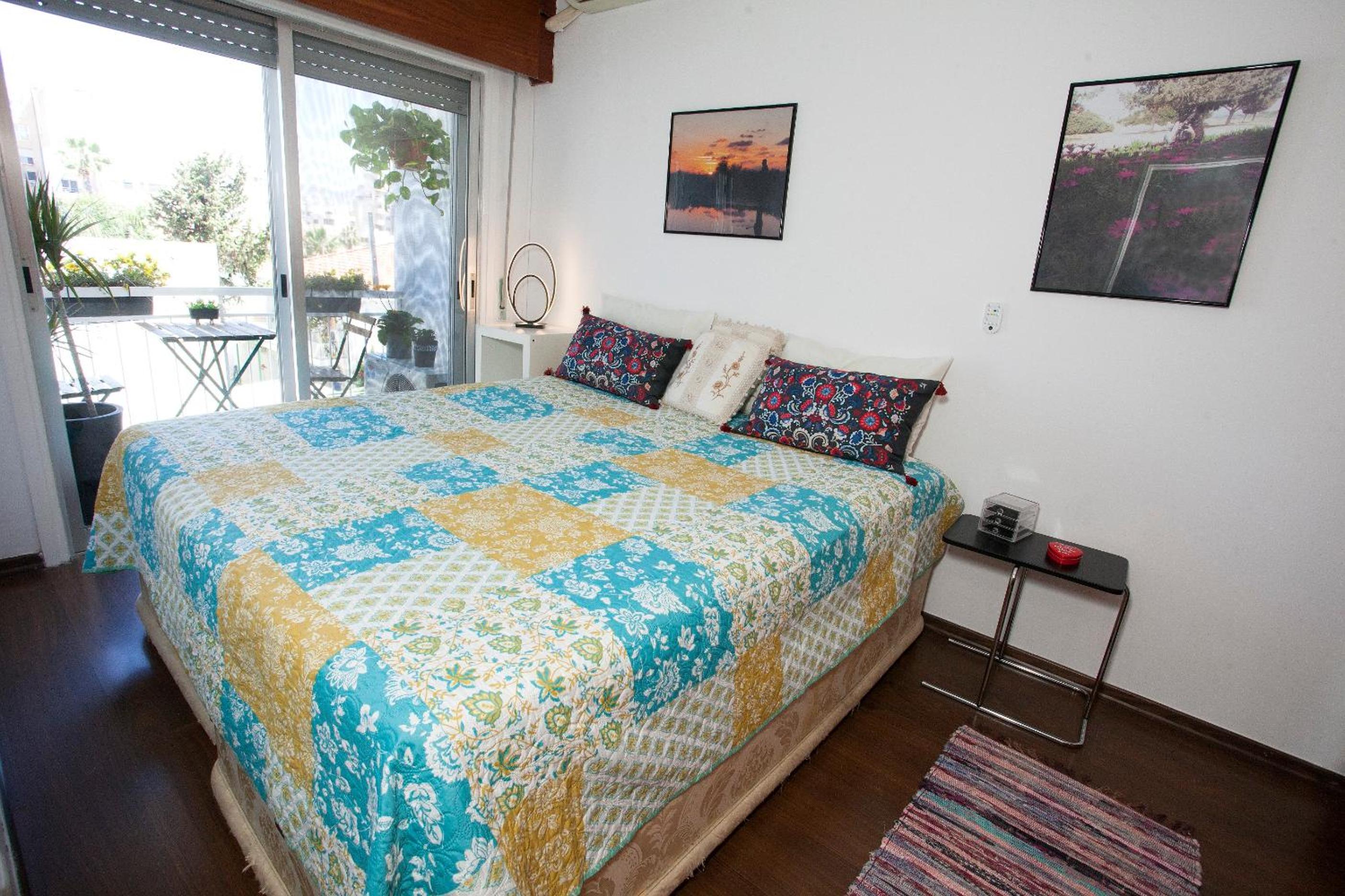ARTEMIS 3, Beachfront Boutique Apartment