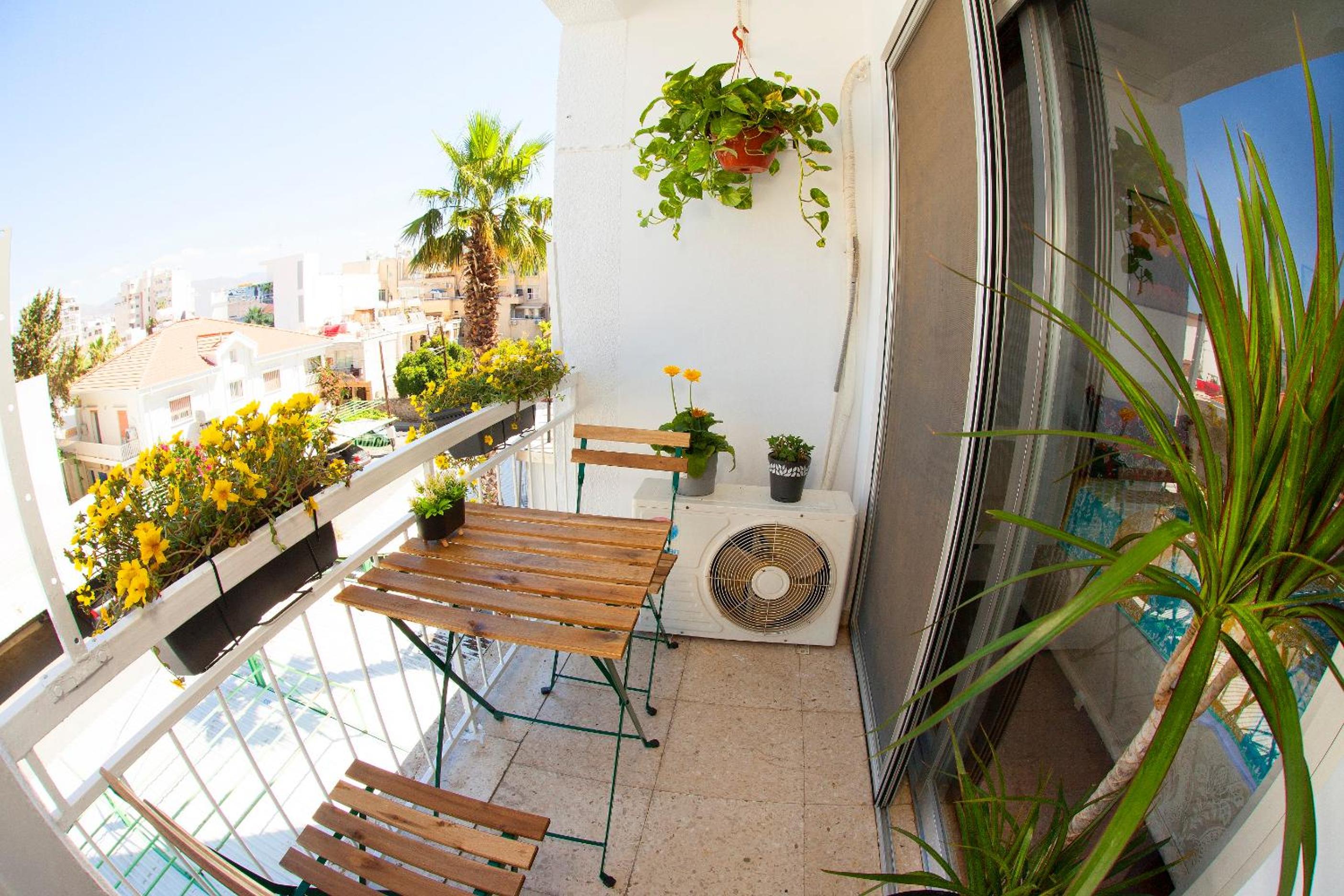ARTEMIS 3, Beachfront Boutique Apartment