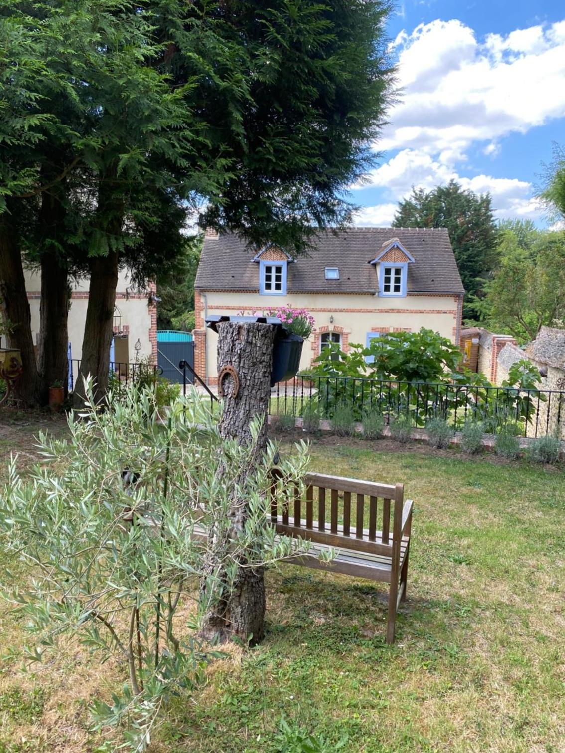 Gite les Merlettes view 2