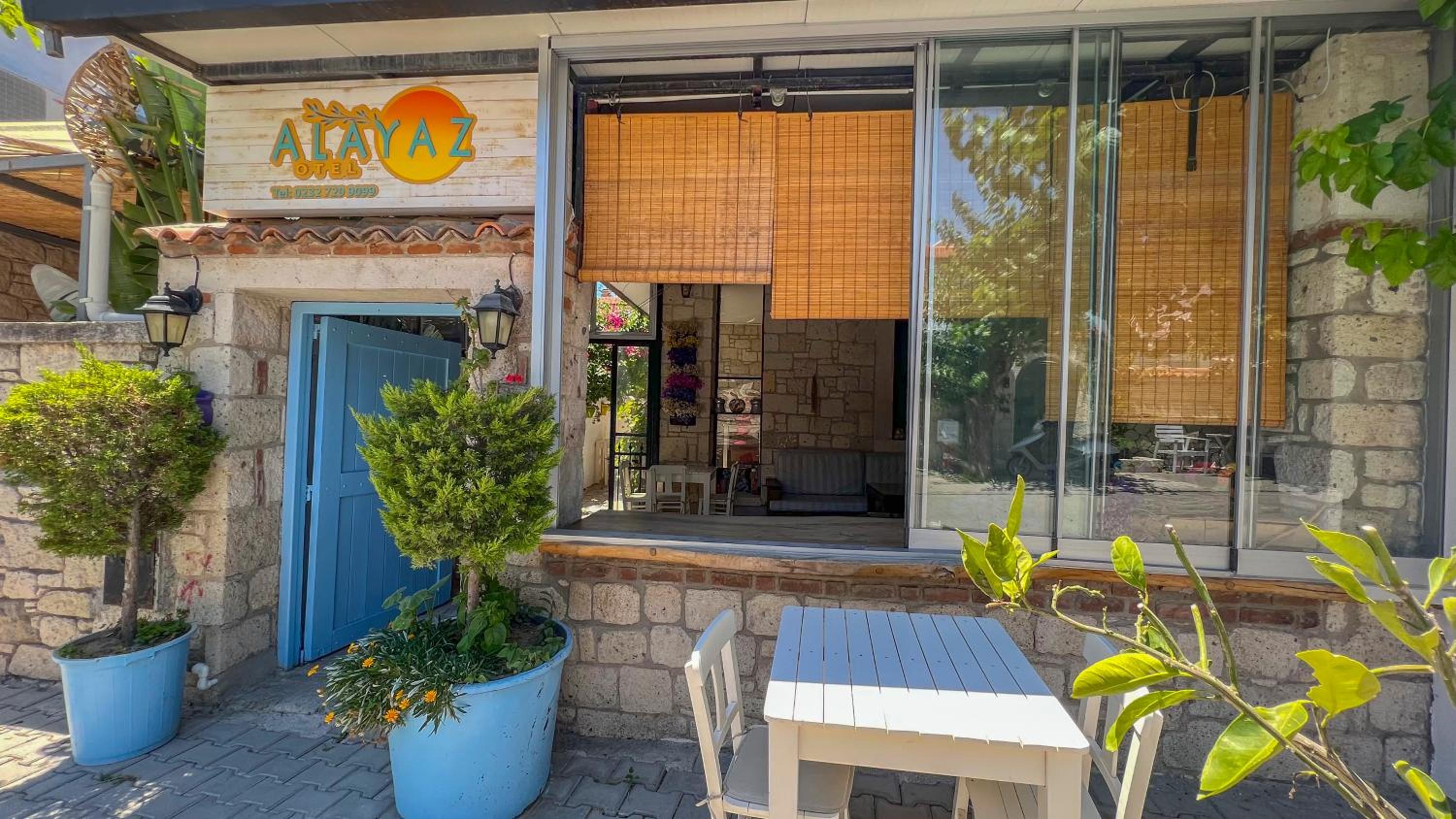 Hotel Alayaz Hotel - Image 1