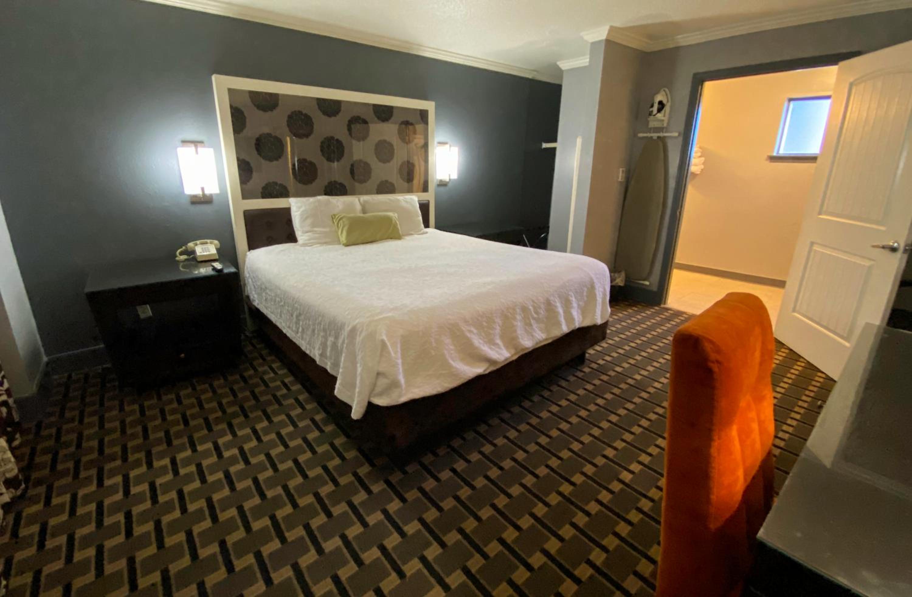 Lake Tahoe Vacations - Budget INN At The Heavenly Gondola - Property Image 13