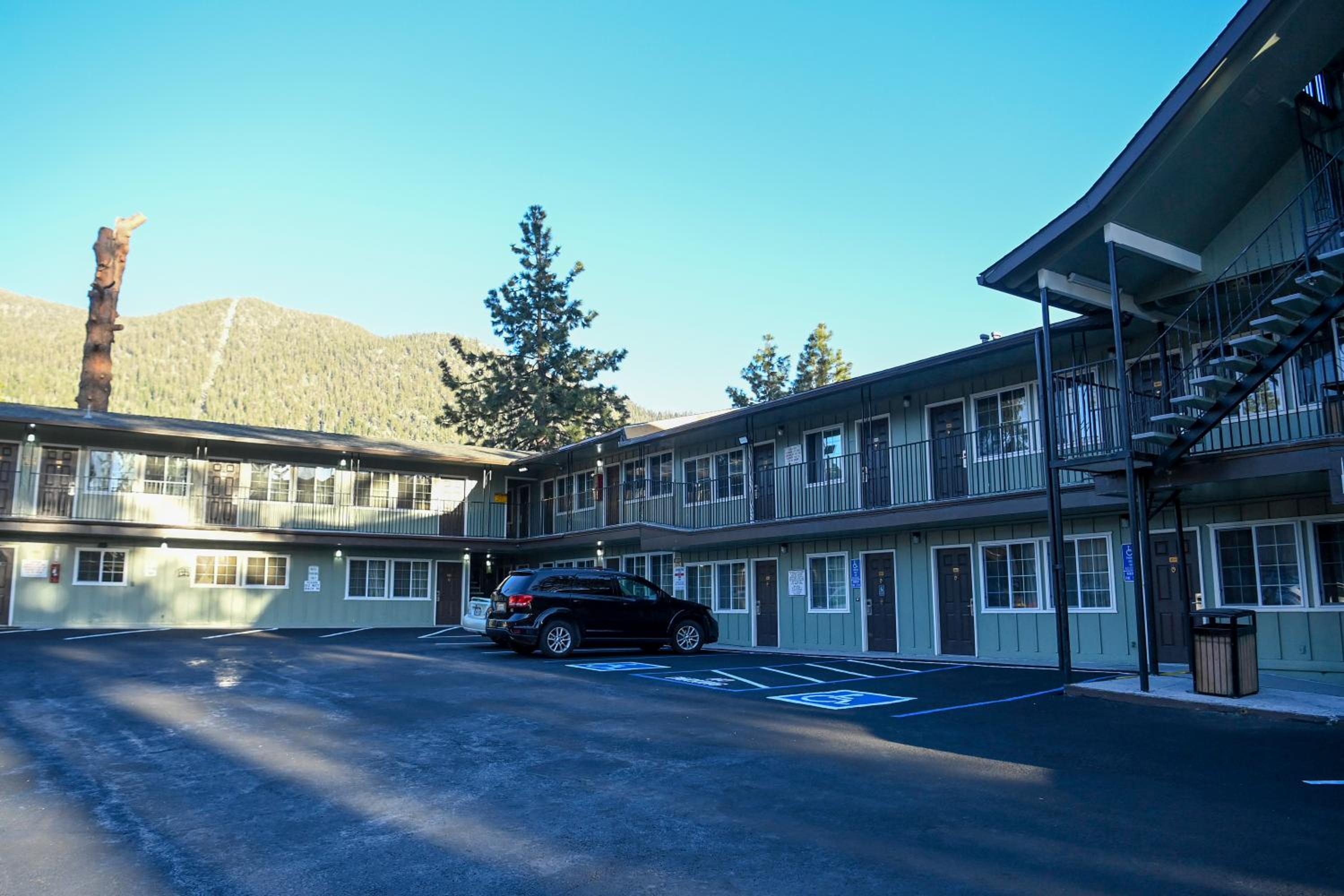 Lake Tahoe Vacations - Budget INN At The Heavenly Gondola - Property Image 36