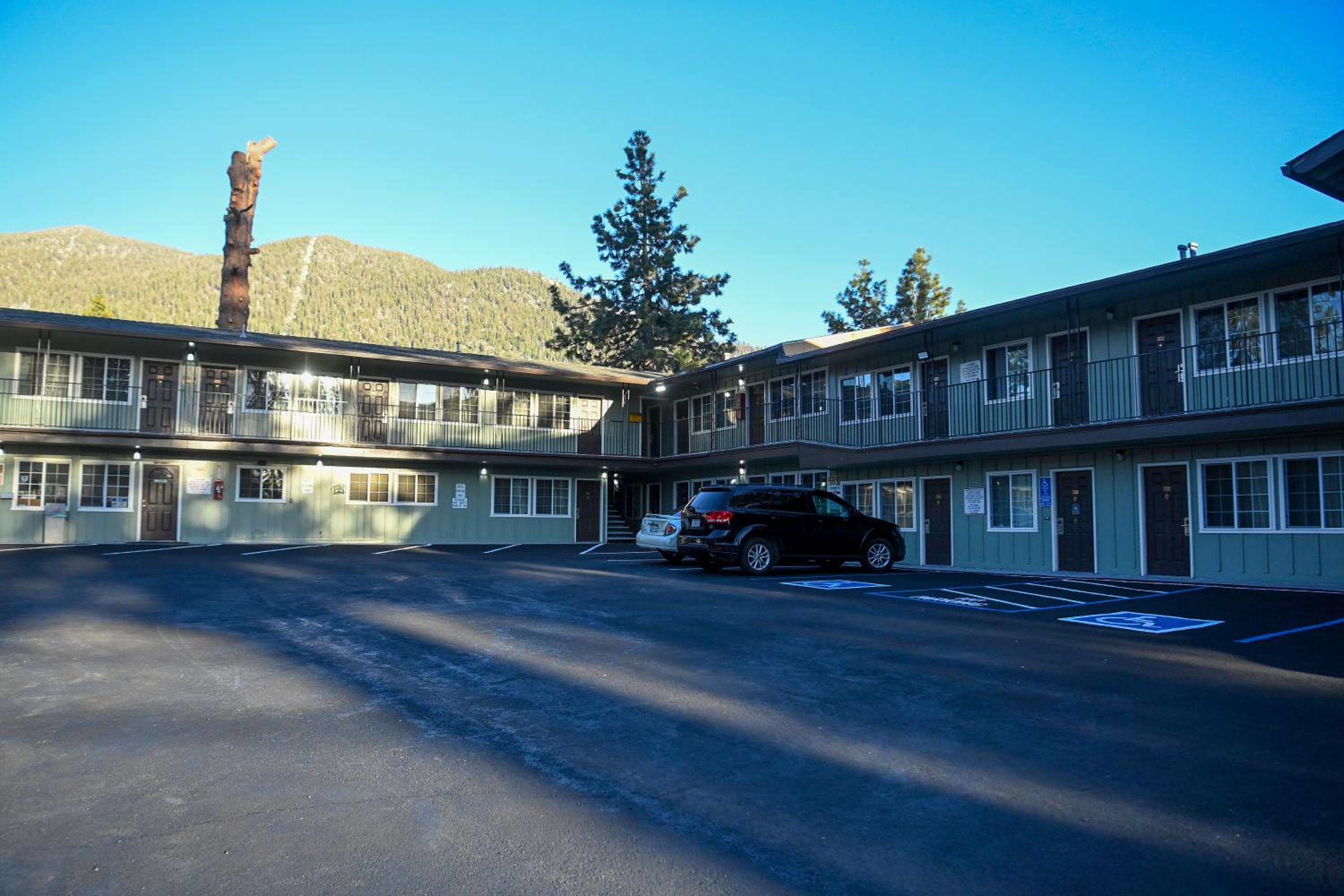 Lake Tahoe Vacations - Budget INN At The Heavenly Gondola - Property Image 33