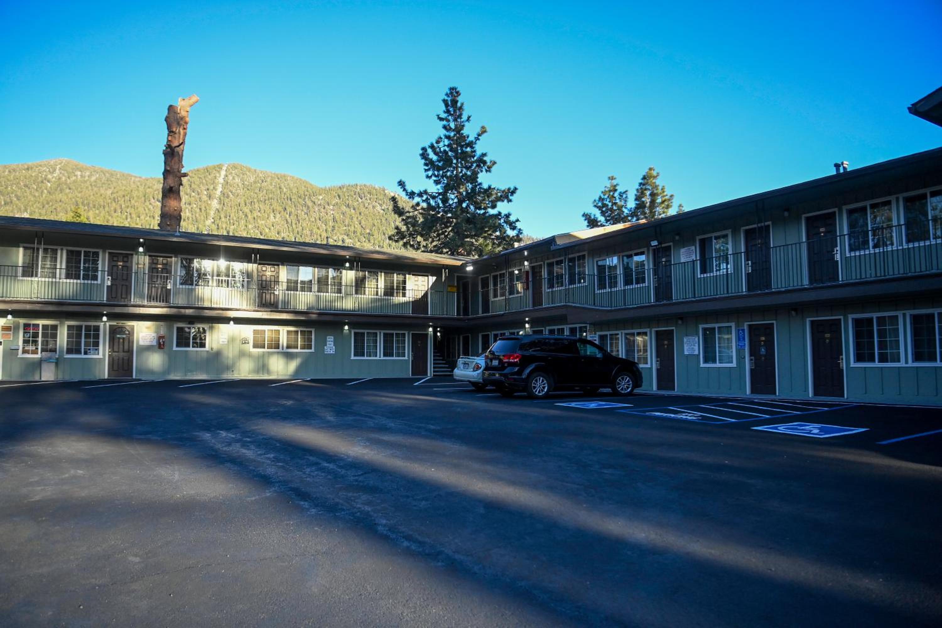 Lake Tahoe Vacations - Budget INN At The Heavenly Gondola - Property Image 26
