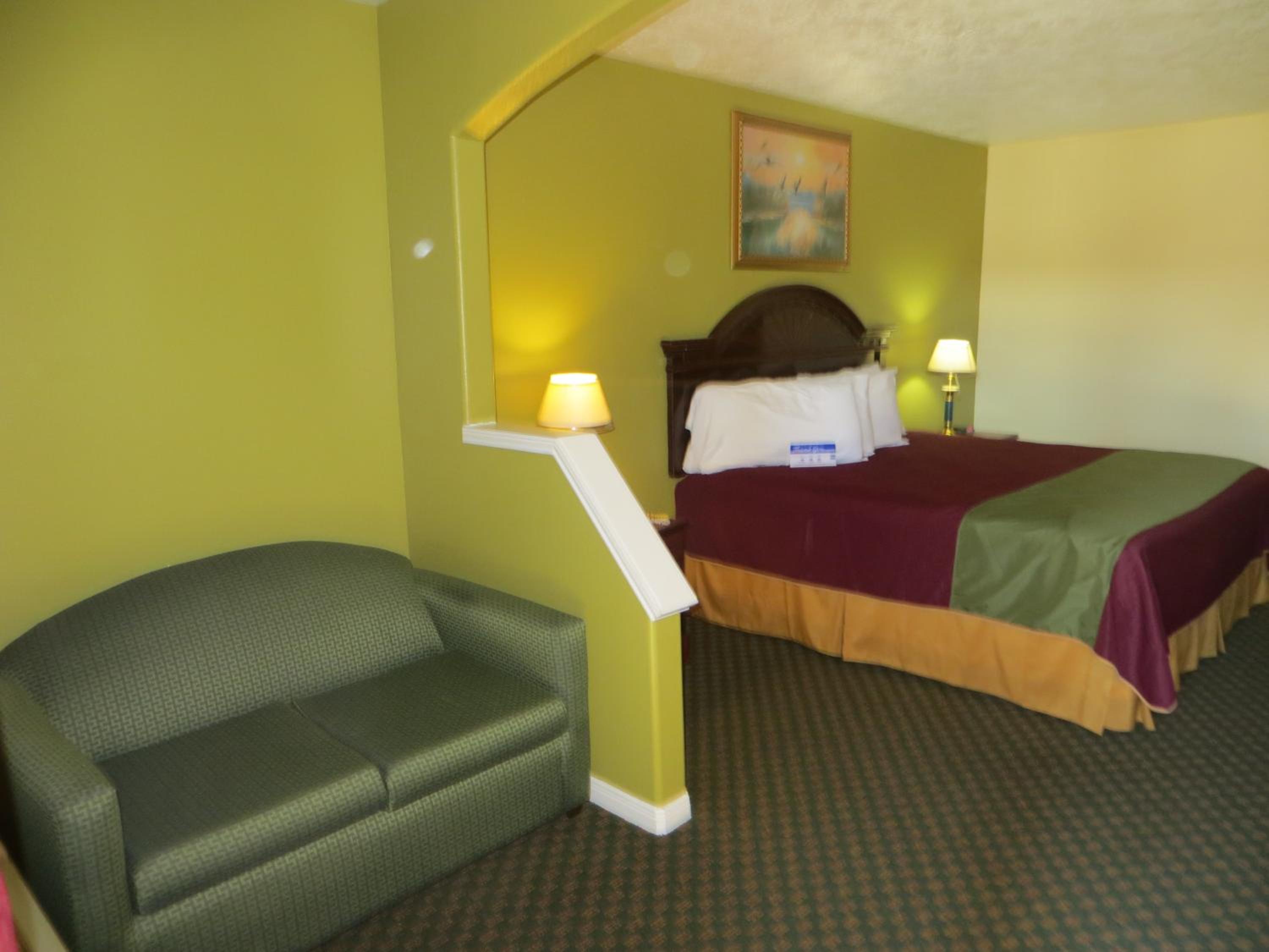Brenham Vacations - Americas Best Value Inn  Suites Hempstead - Property Image 5