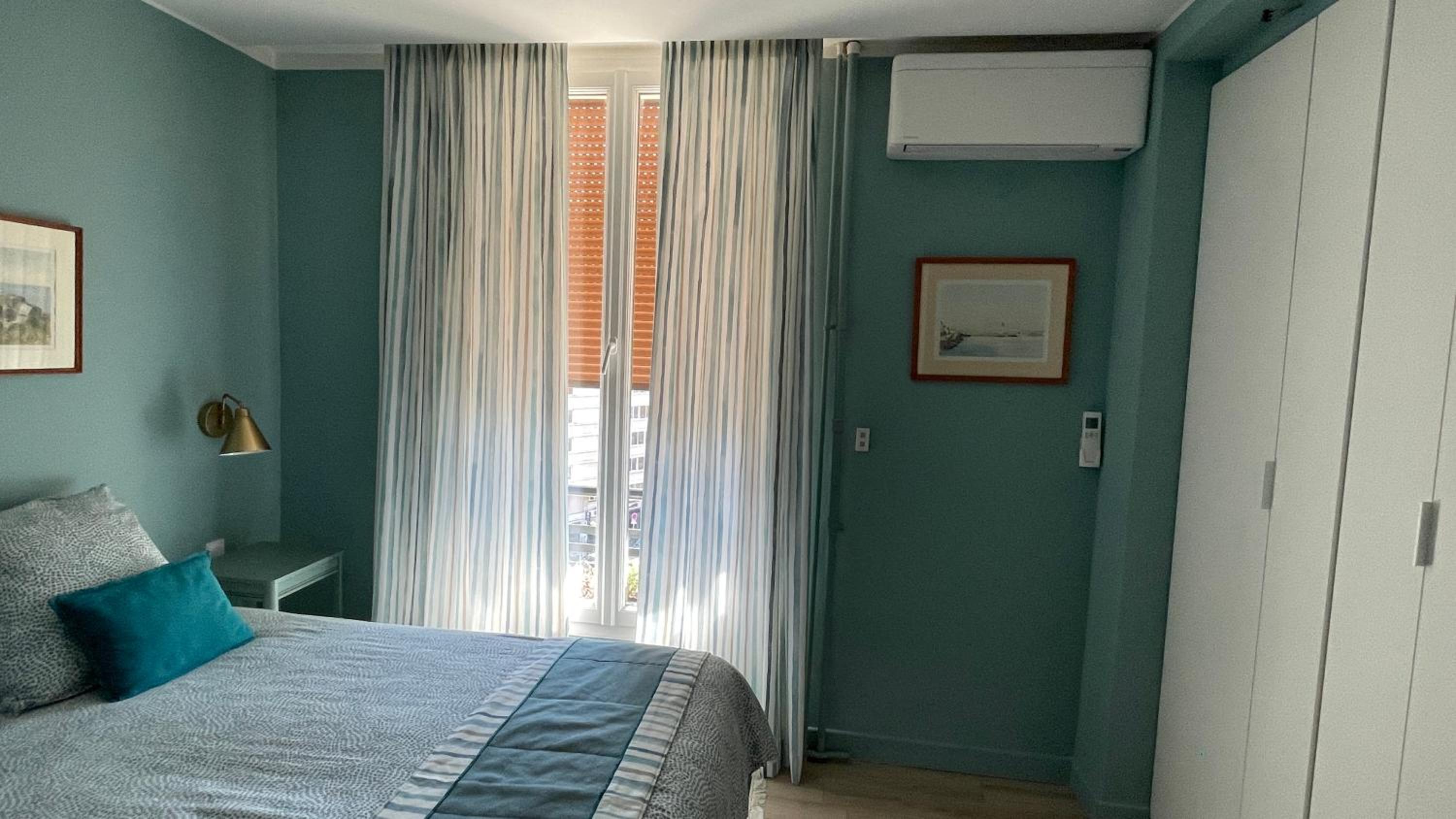 Vue sur rade appartement élégant vaste climatisé étage élevé ascenseur proche parking et toutes commodités au cœur du Toulon historique, photo 27