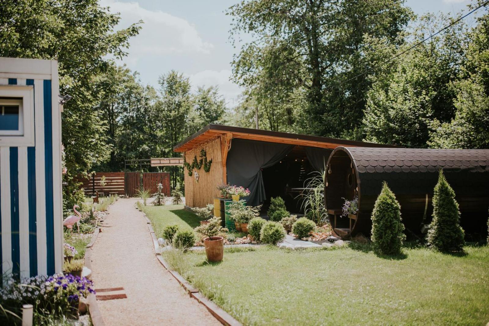Aloha Glamp - Całoroczny glamping nad rzeką z prywatną balią - Stok narciarski, góry, lasy, sauna