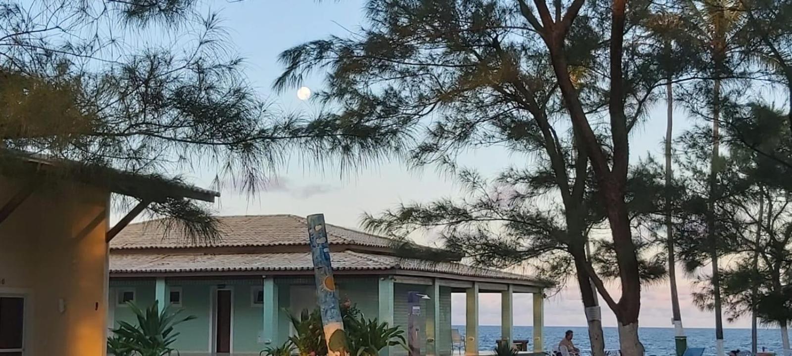 Village em Condomínio c/ piscina e acesso a praia
