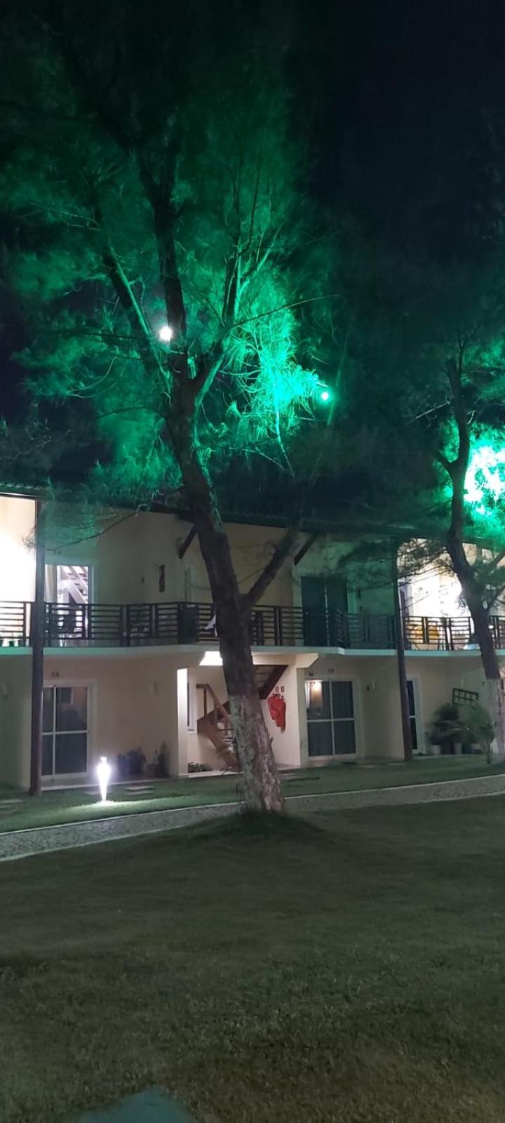 Village em Condomínio c/ piscina e acesso a praia