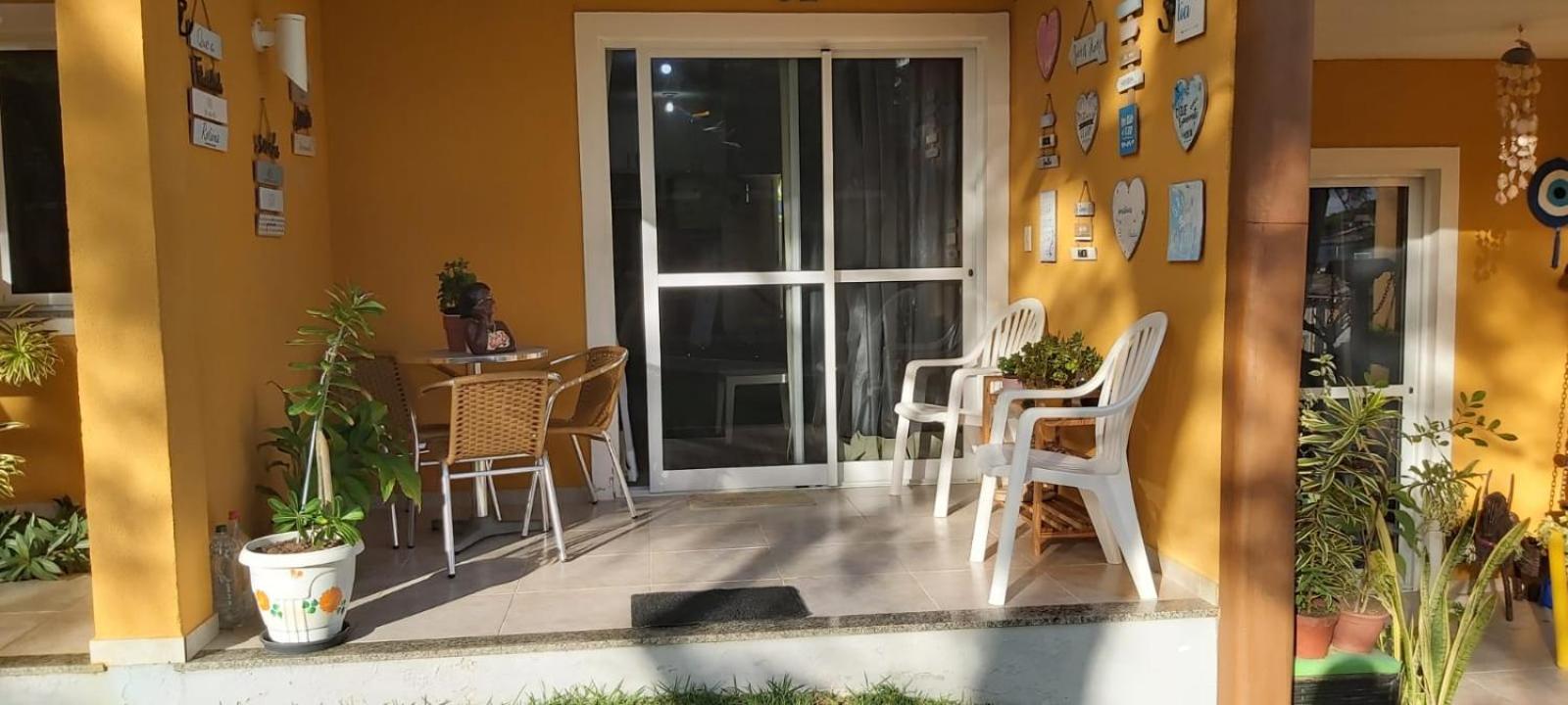 Village em Condomínio c/ piscina e acesso a praia