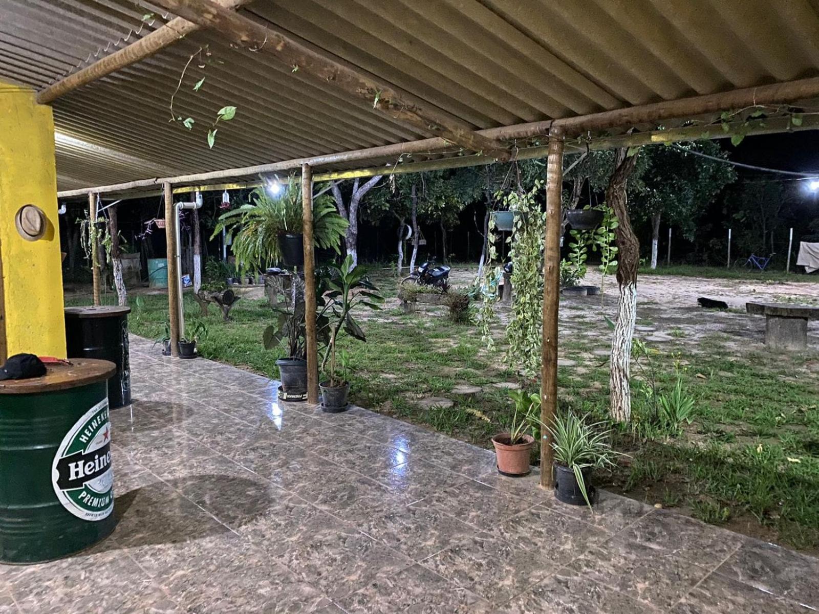 Pousada Sitio do Terrão a 500 metros da BR 040 e a 10 minutos da Prainha