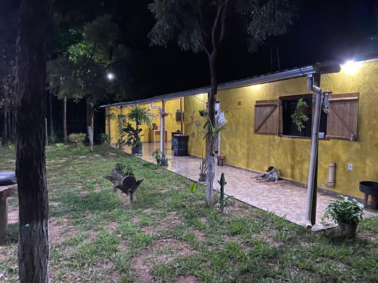 Pousada Sitio do Terrão a 500 metros da BR 040 e a 10 minutos da Prainha
