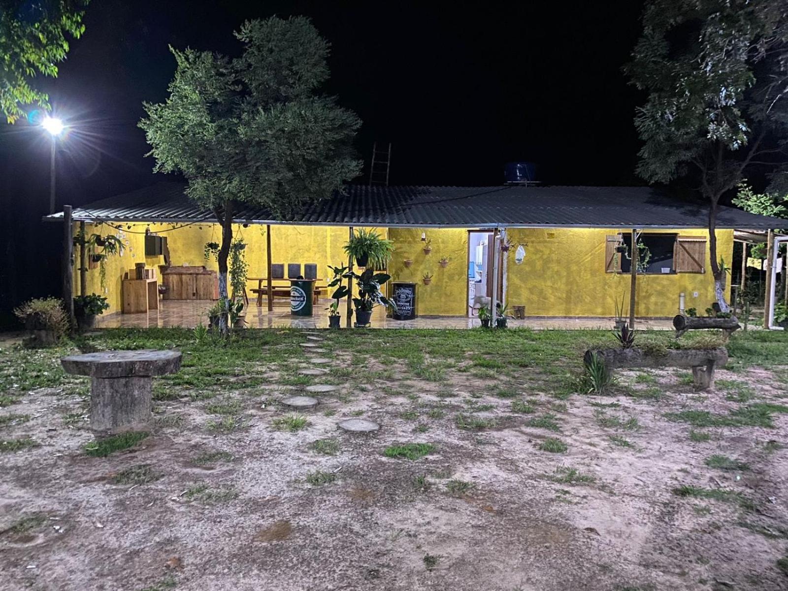 Pousada Sitio do Terrão a 500 metros da BR 040 e a 10 minutos da Prainha