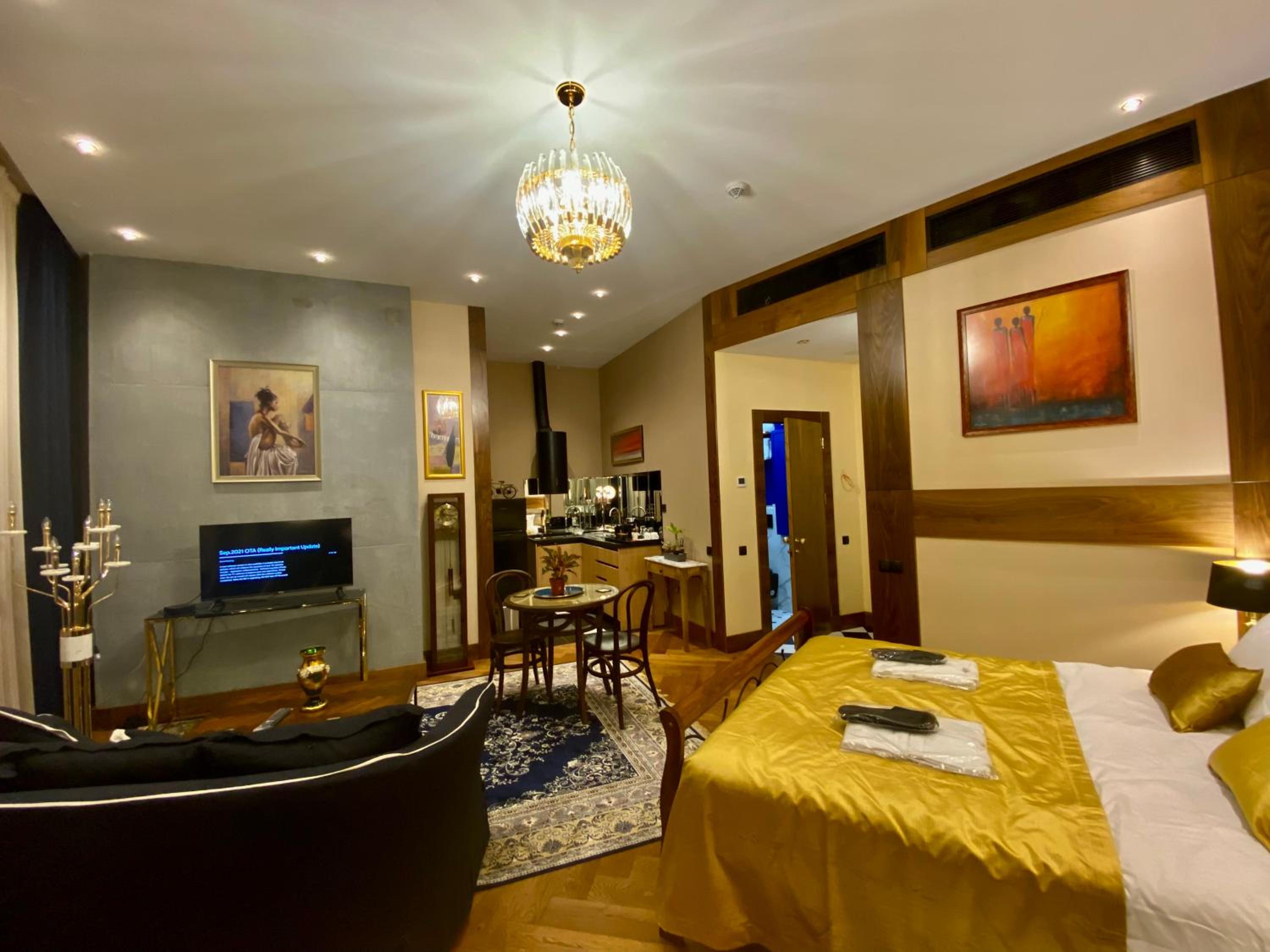 Luxury Studio @ Axis Towers in Heart of Tbilisi view 4