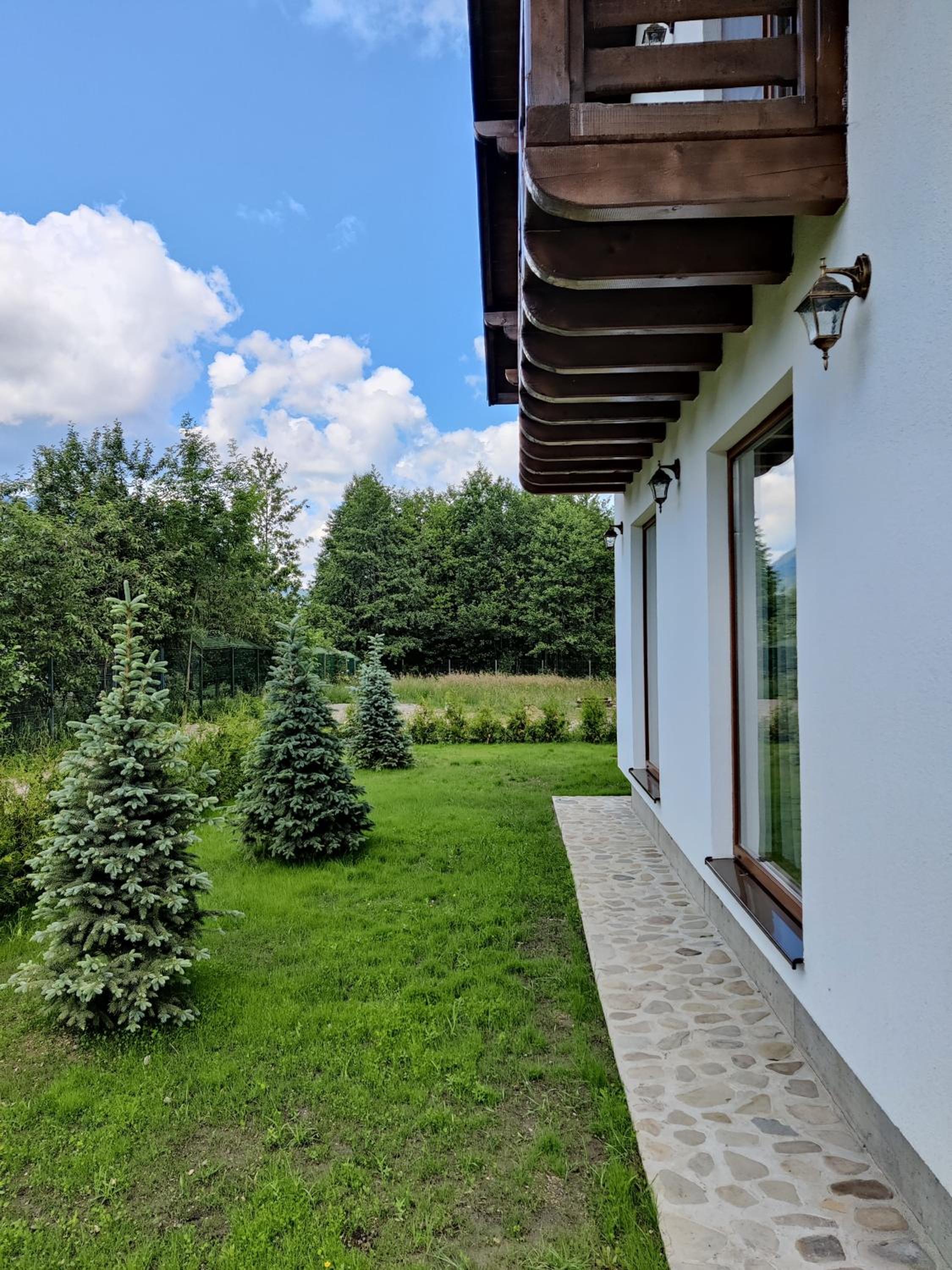 Ara Chalet