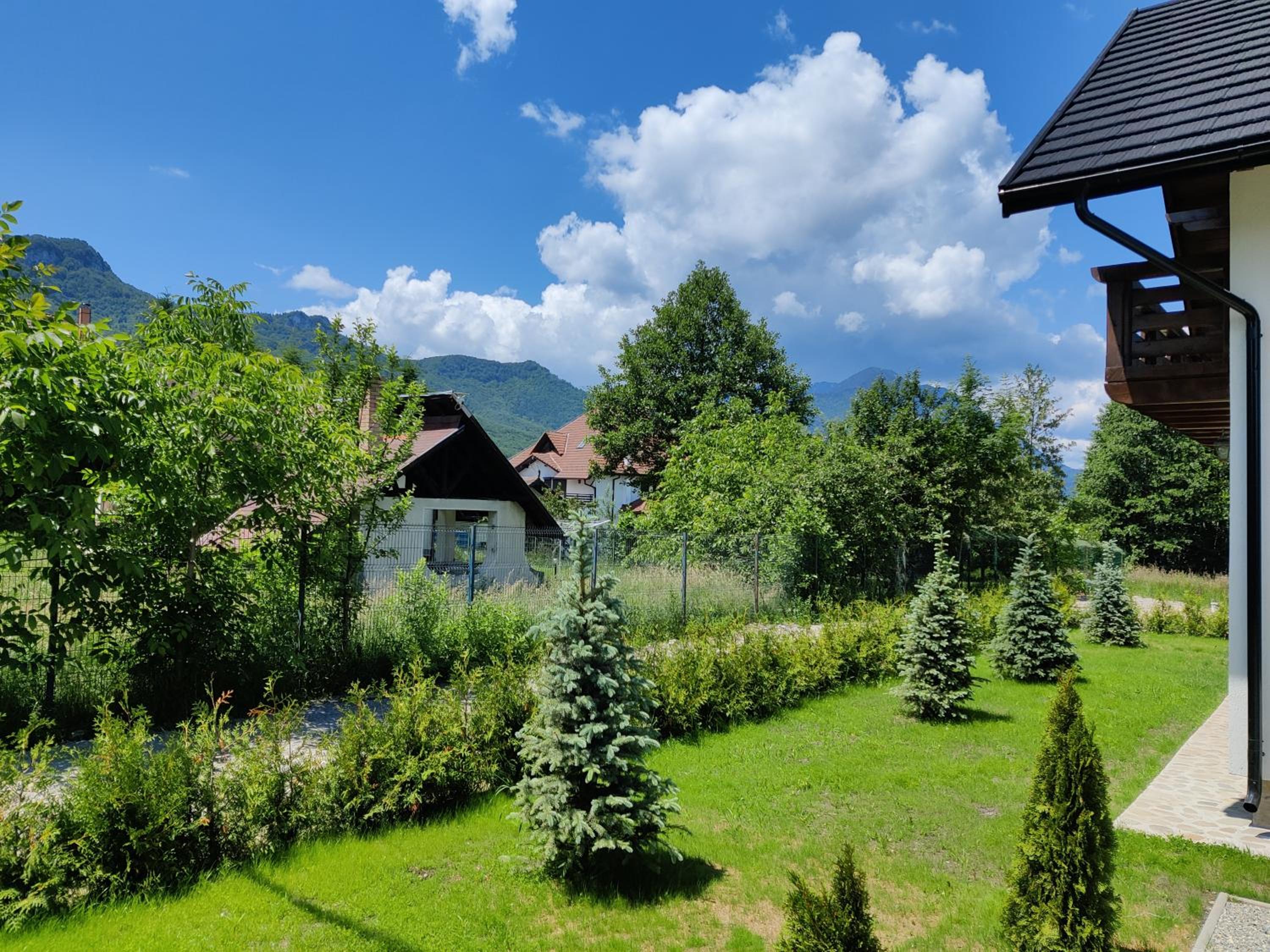 Ara Chalet