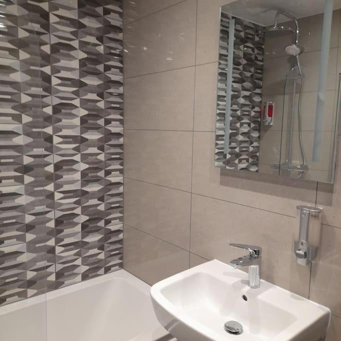 Cosy Jesmond 3 bed apartment - fantastic location view 3