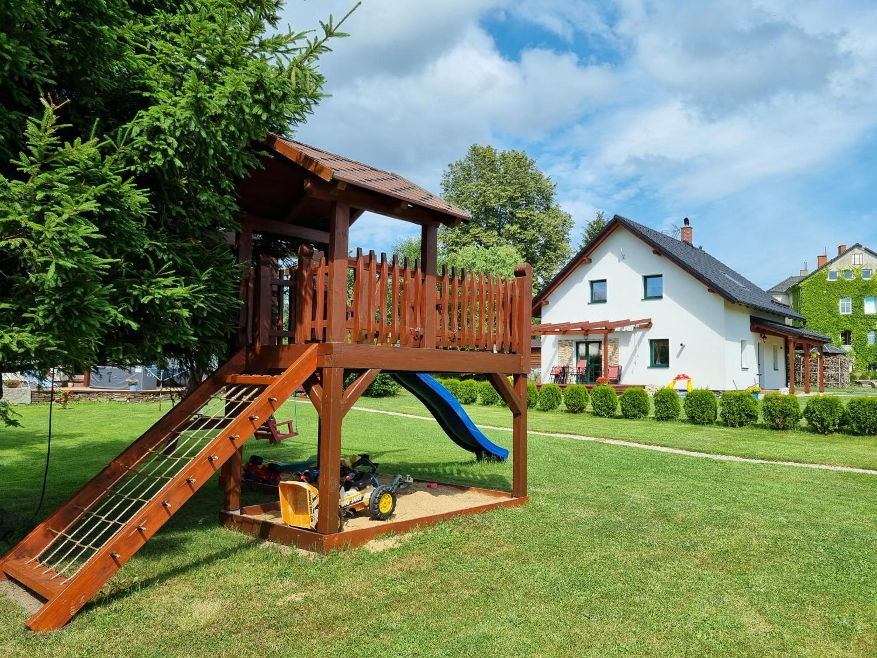 Dům a chatka pod Smrkem