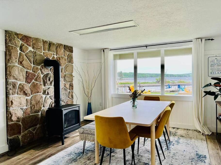 Peaceful Waterfront Cottage on Georgian Bay