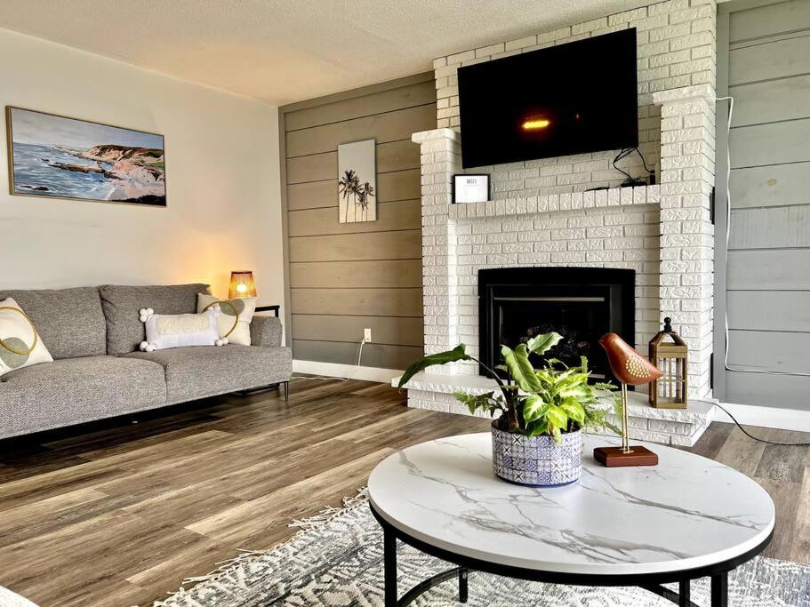 Peaceful Waterfront Cottage on Georgian Bay