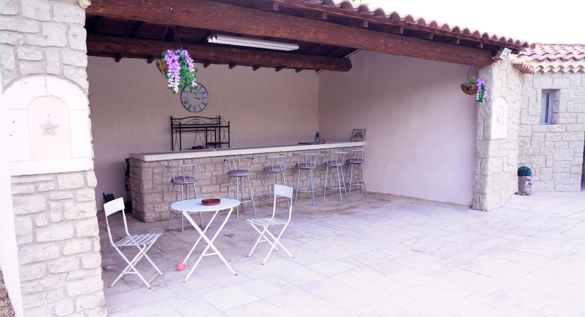 Photo 11