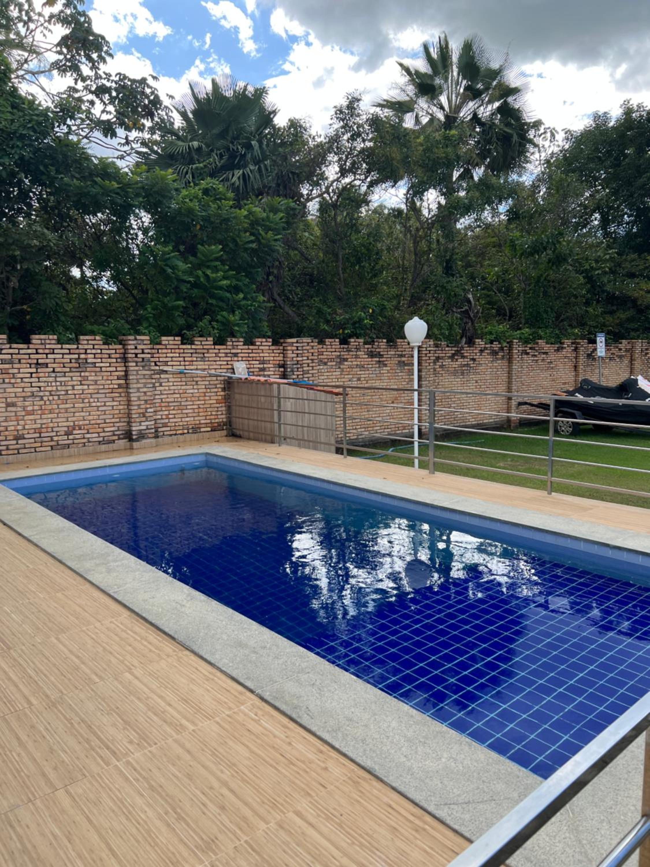 Casa em Condomínio agradável com fundo pro rio