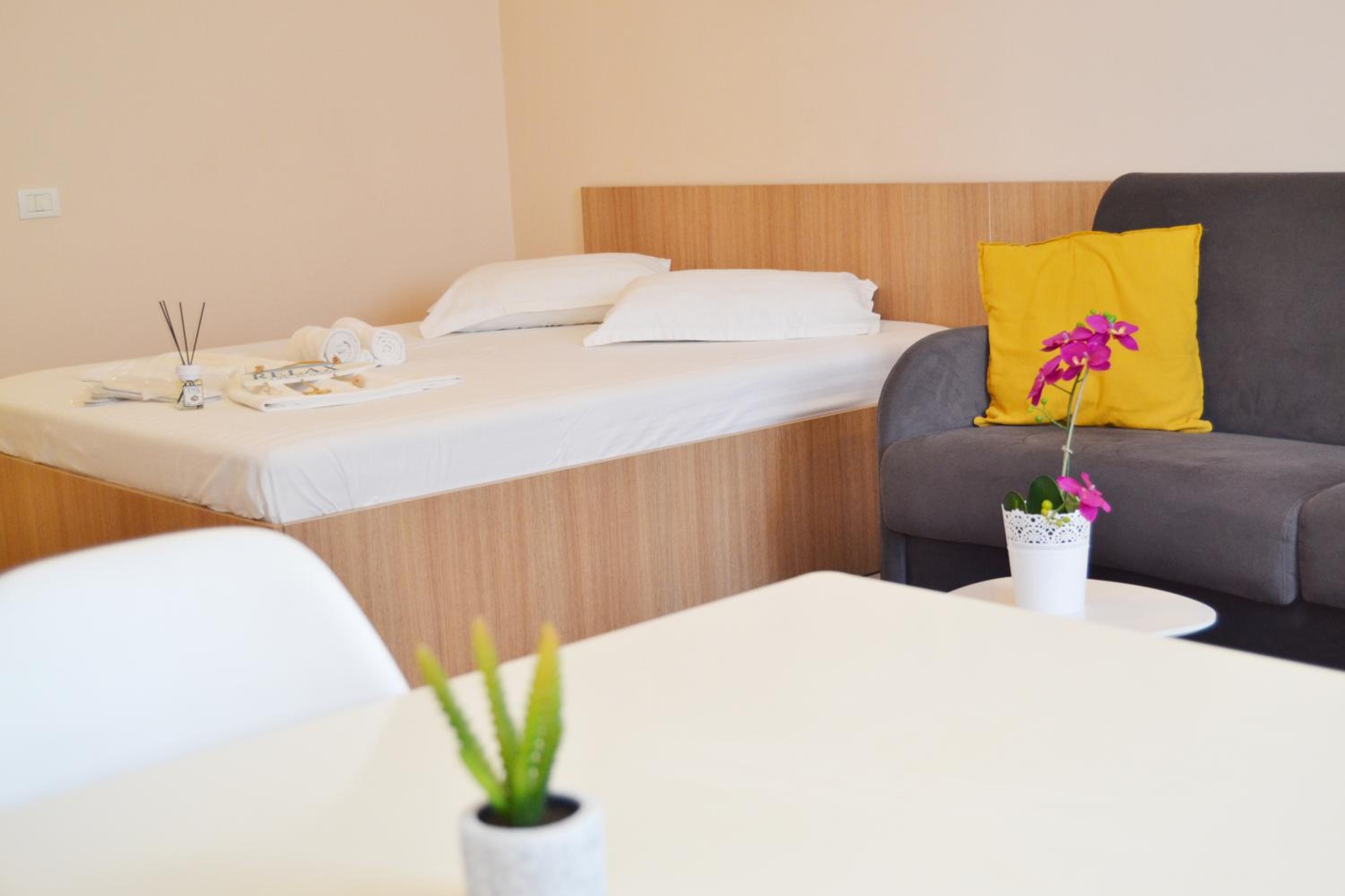 Caesar's Studio Mamaia-Nord view 2
