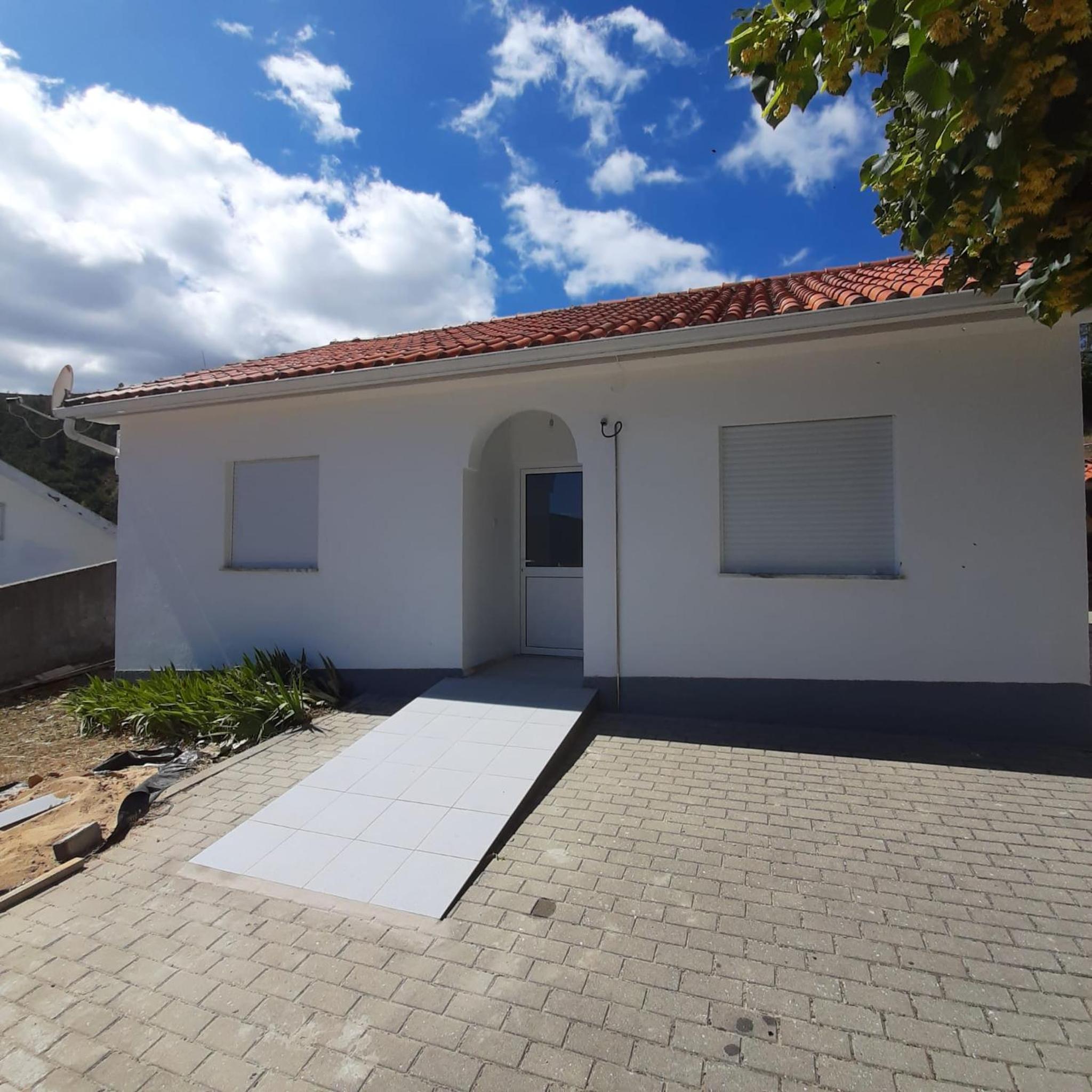 Casas da Escola - "Casa da Professora" - Meãs view 2