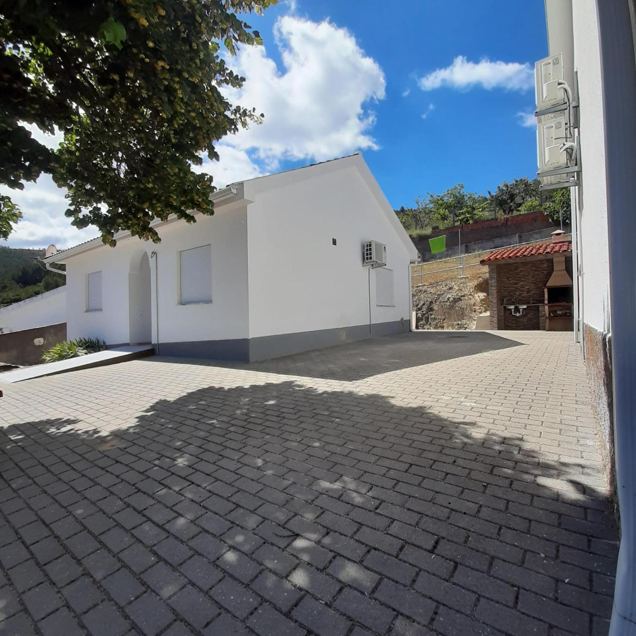 Casas da Escola - "Casa da Professora" - Meãs view 5