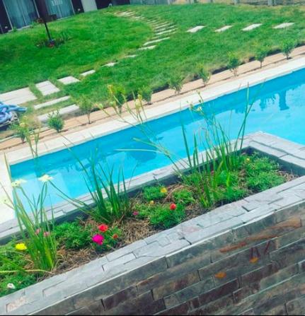 Duplex familiar con pileta en zona parque