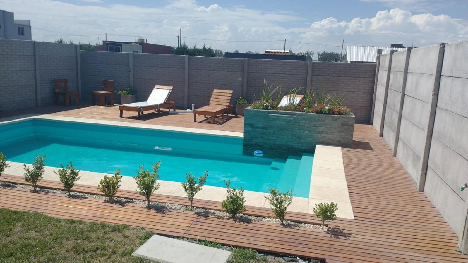 Duplex familiar con pileta en zona parque