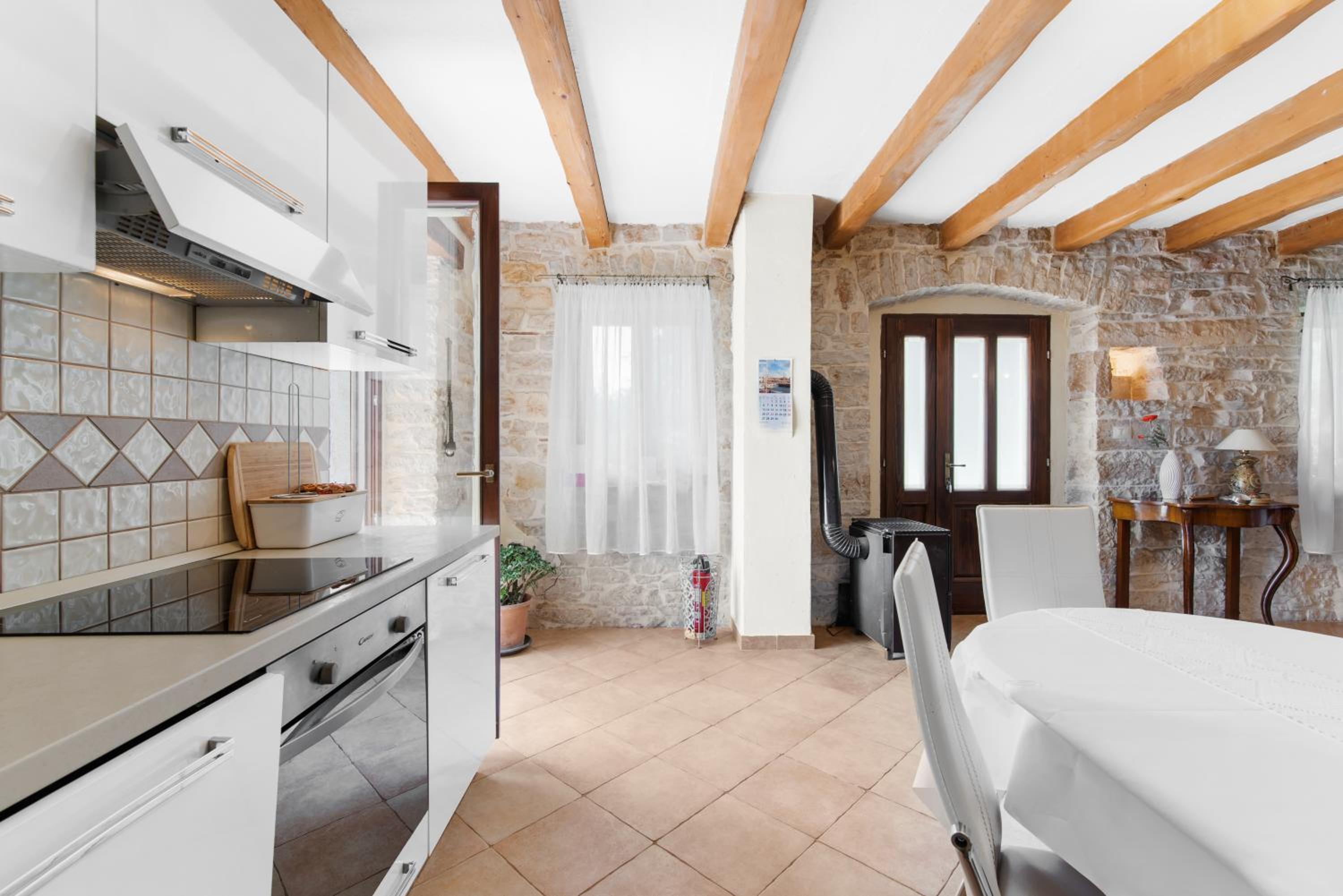 Holiday House with Private Pool Villa Ladybug