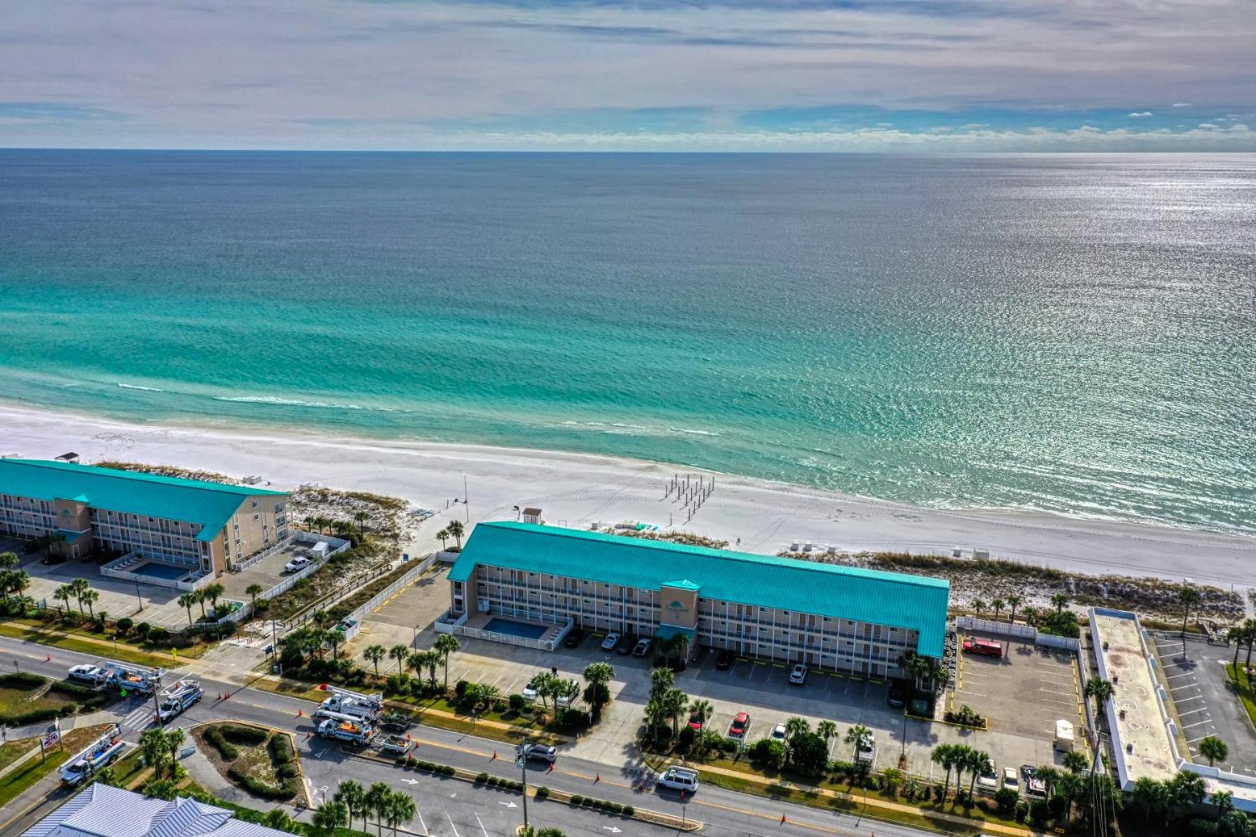 Ground Floor Gulf Front Oasis On Crystal Beach
