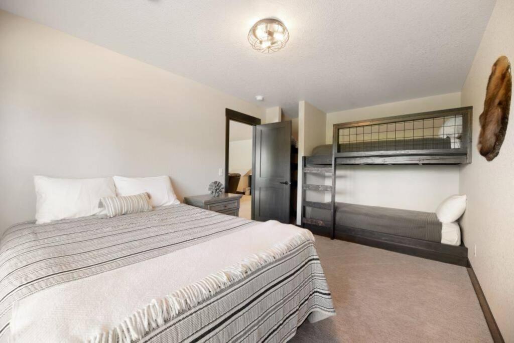 24 KARAT Lodge at Terry Peak view 4
