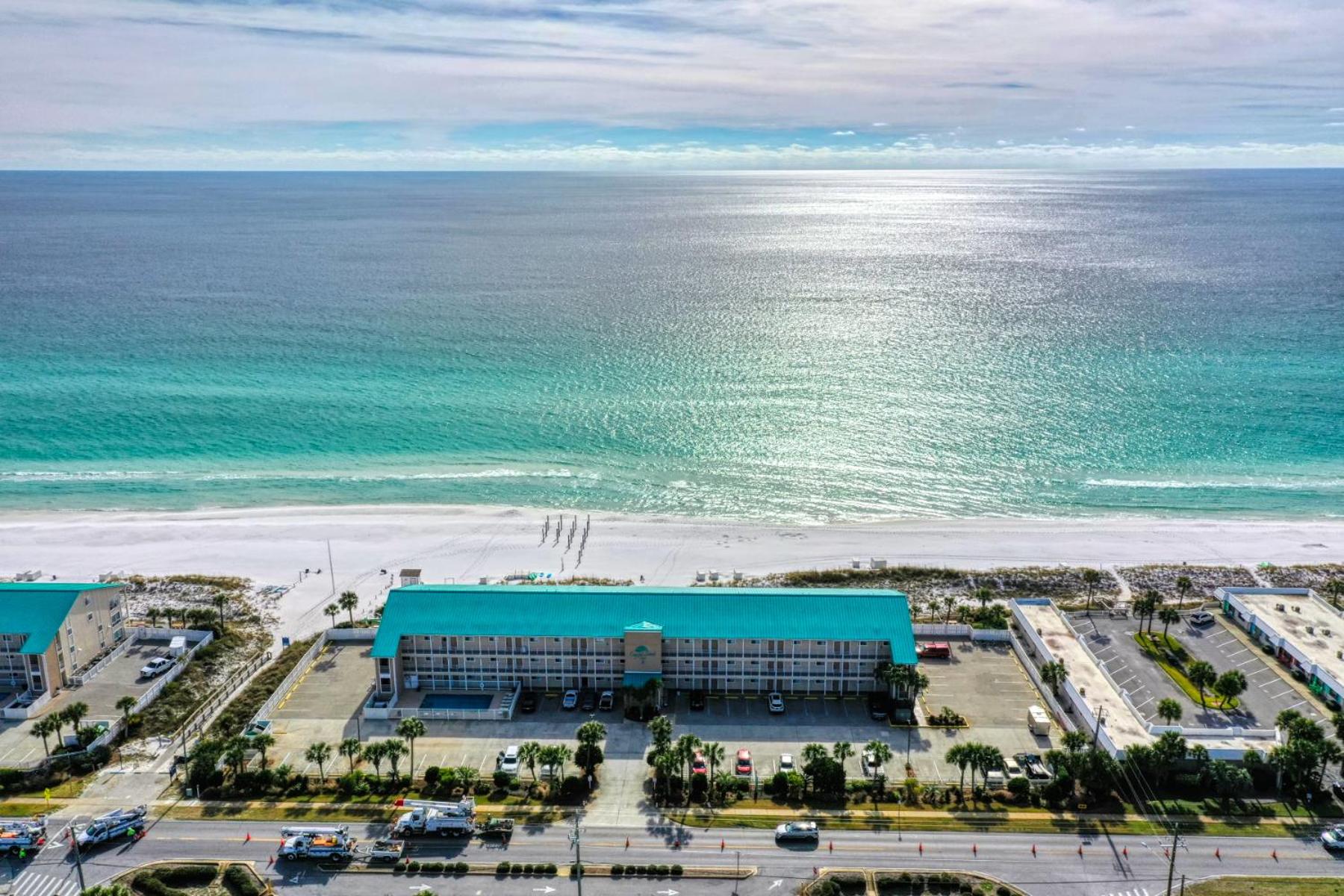 Salty Dolphin - Gulf Front Oasis view 4