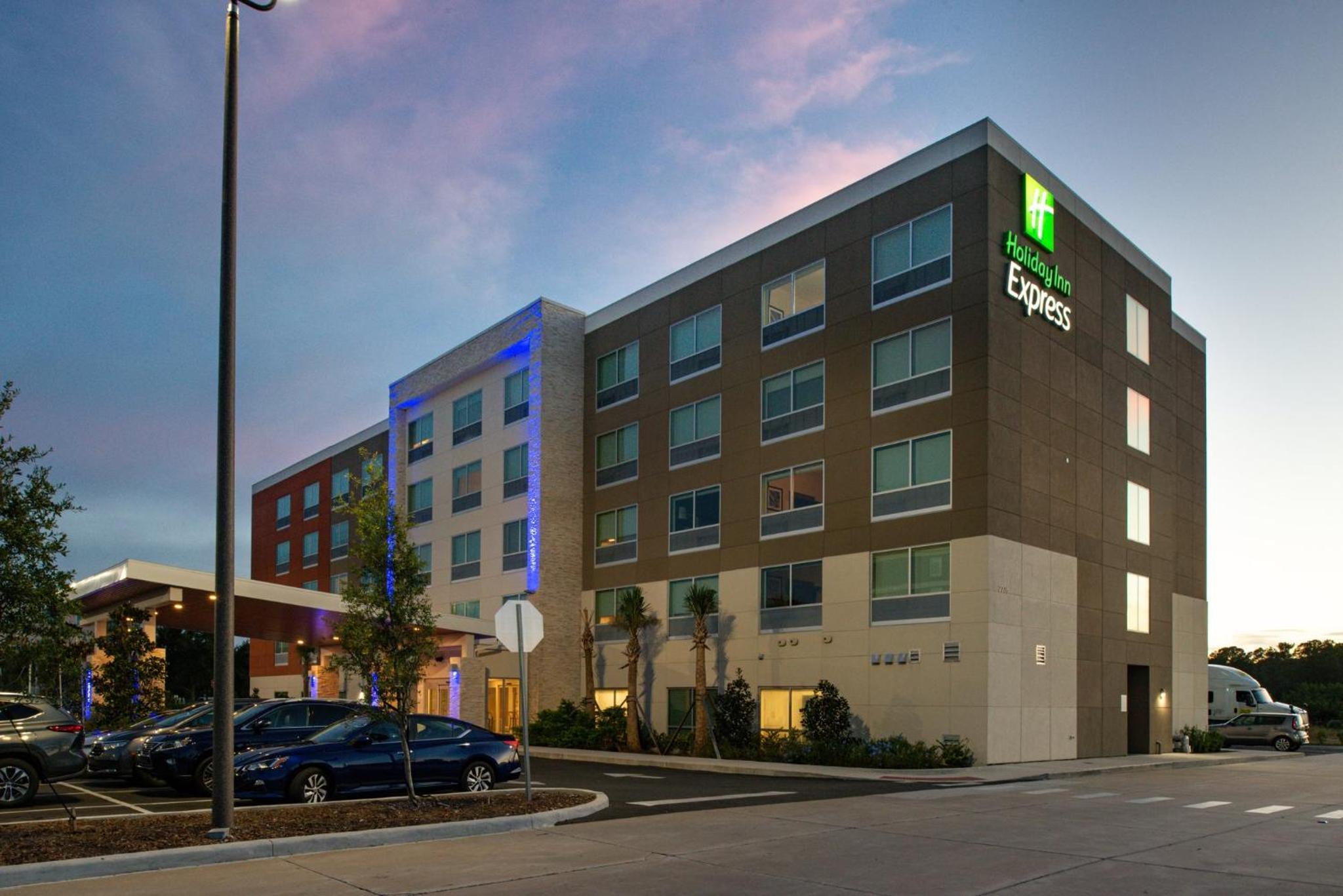 Hotel Holiday Inn Express Orlando - South Park, an ihg Hotel - Image 1