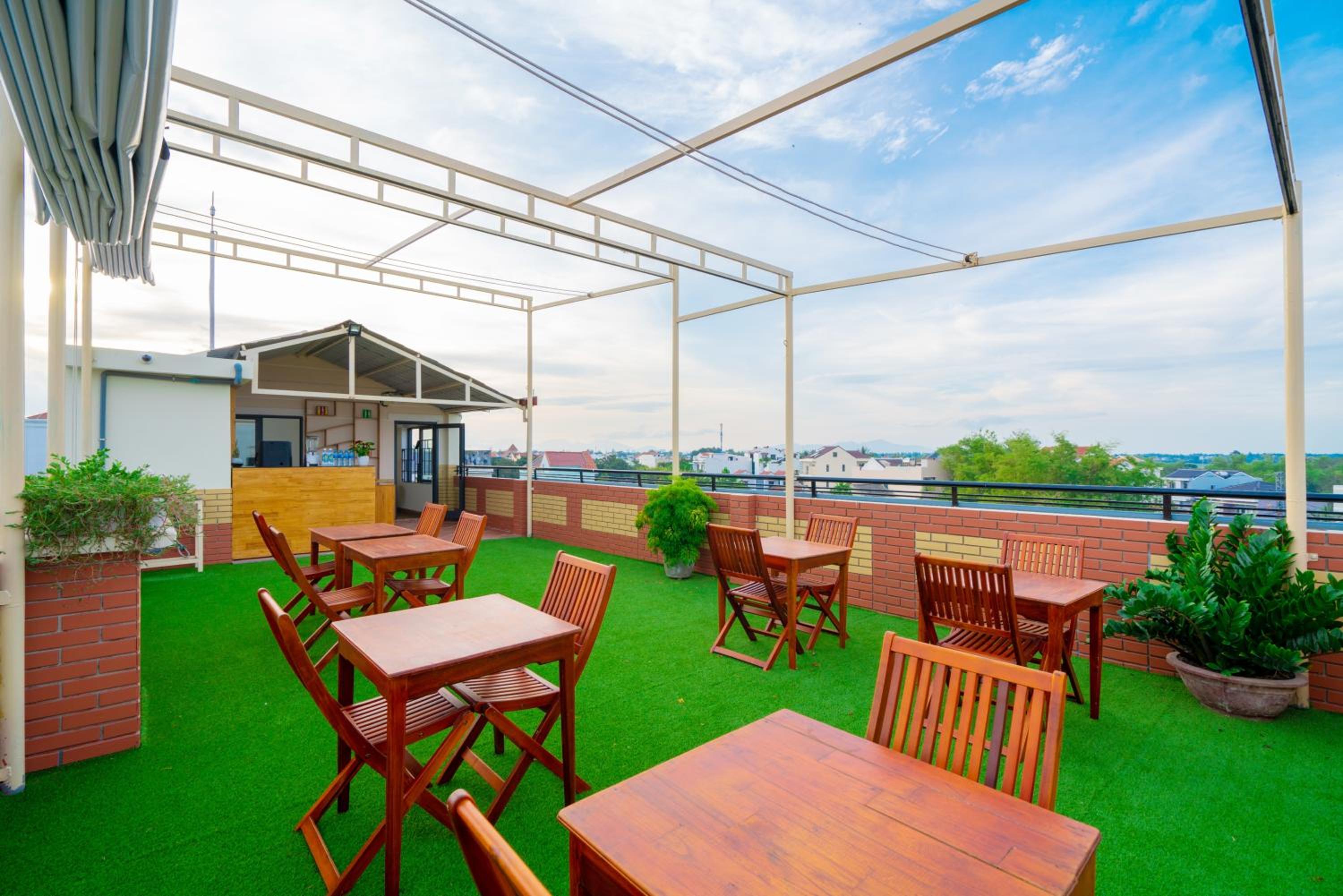 Golden Field Villa& Apartment view 3