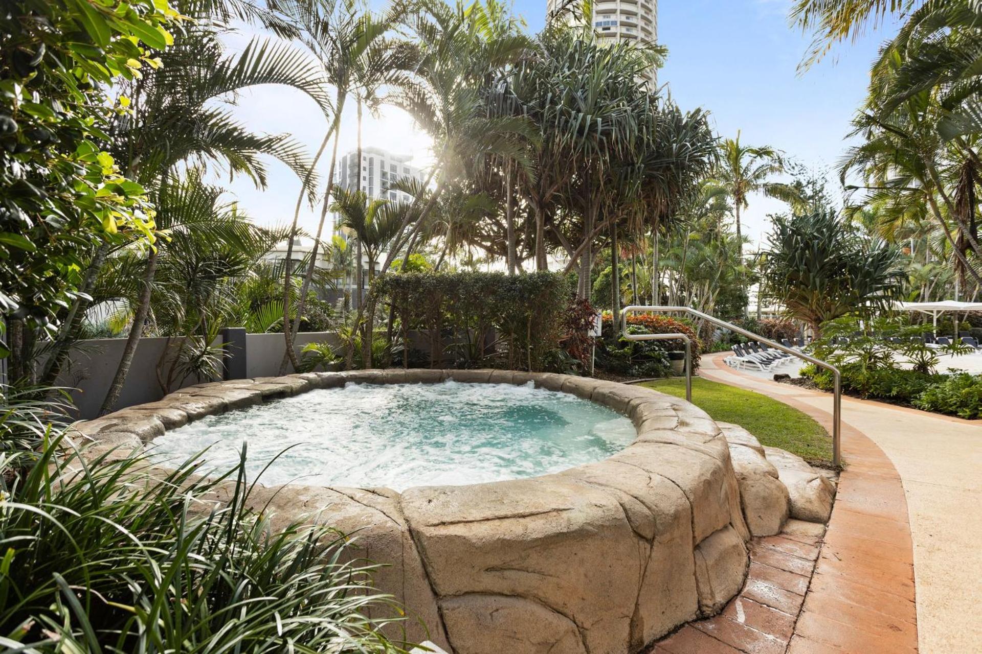 Crown Towers Luxury 3 Bedroom Apartment - CoastHM