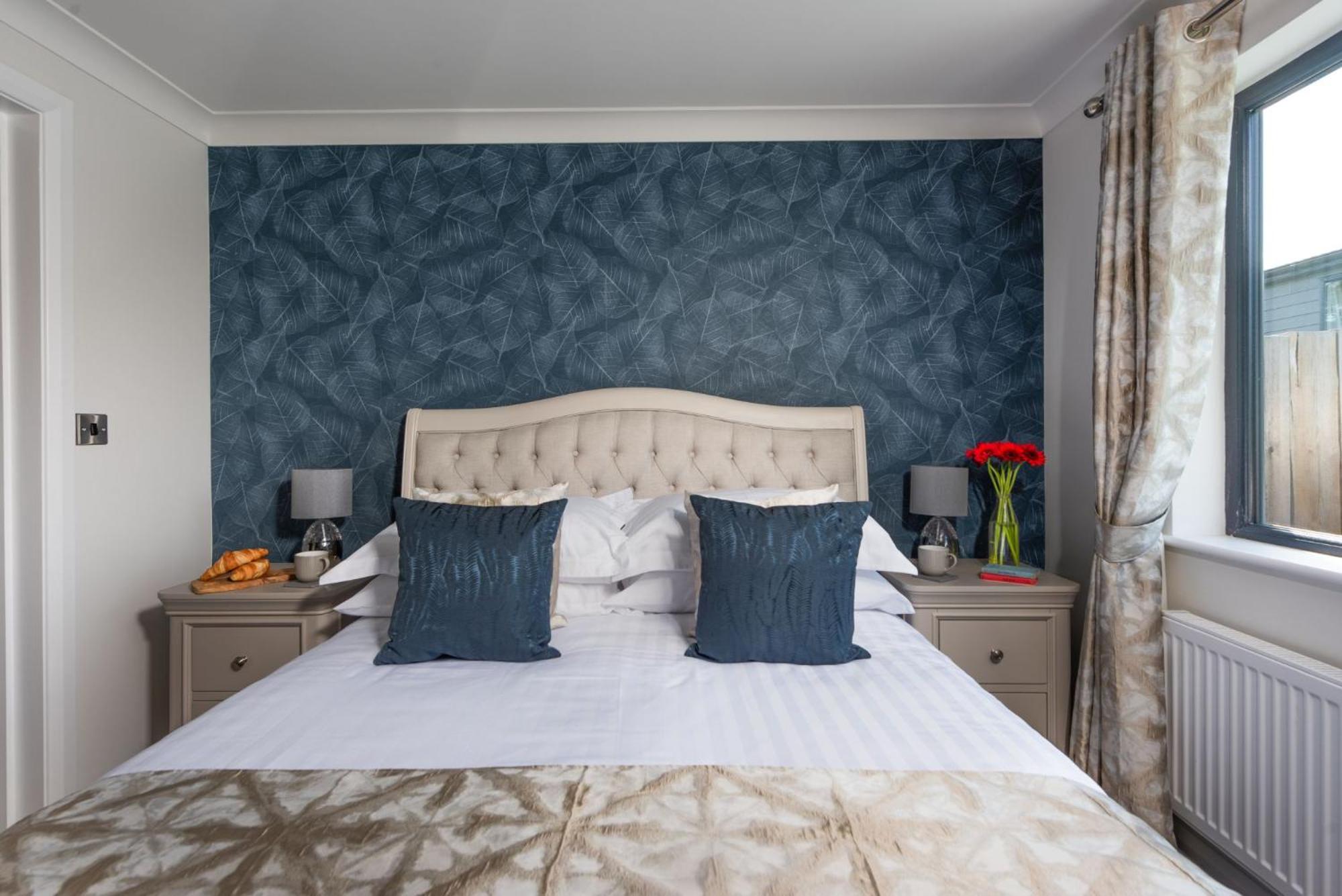 Juniper Lodge, 28 Roadford Lake Lodges