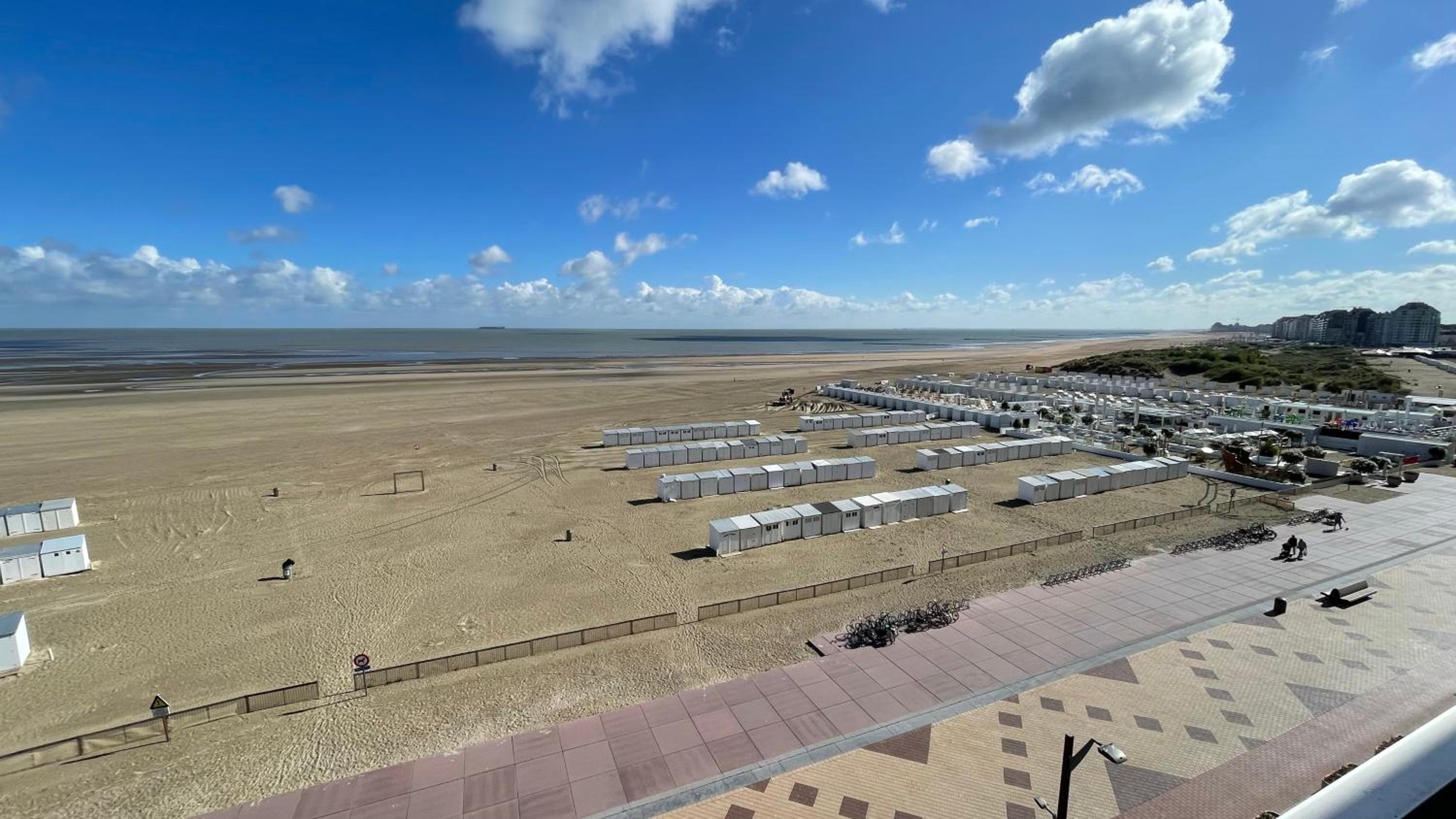 Zeedijk 264 Knokke-Heist High season saturday to saturday view 2