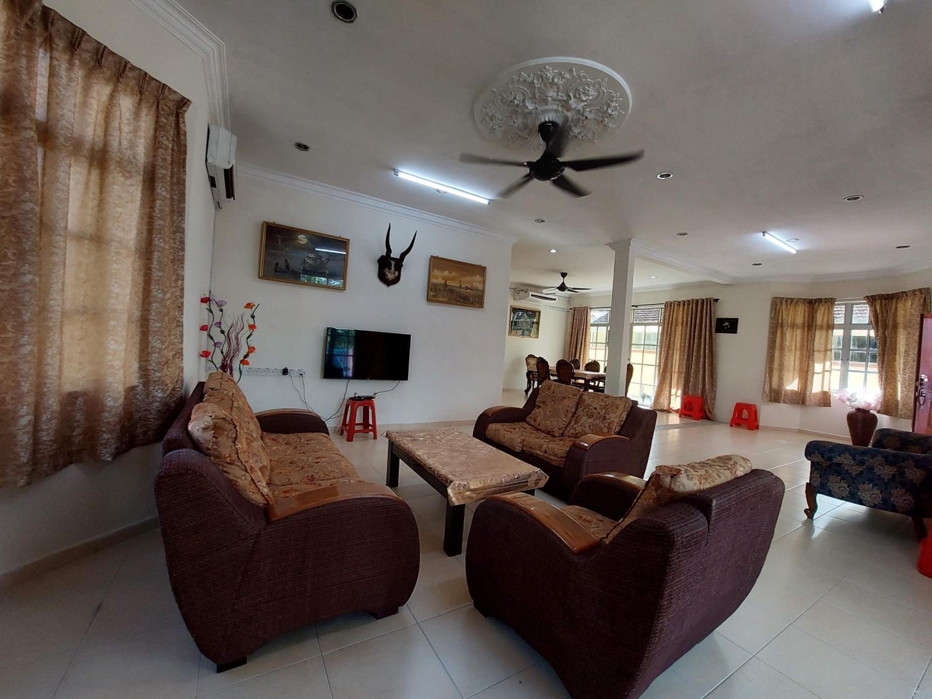AL' Indara Bunglow Homestay Taiping photo 4
