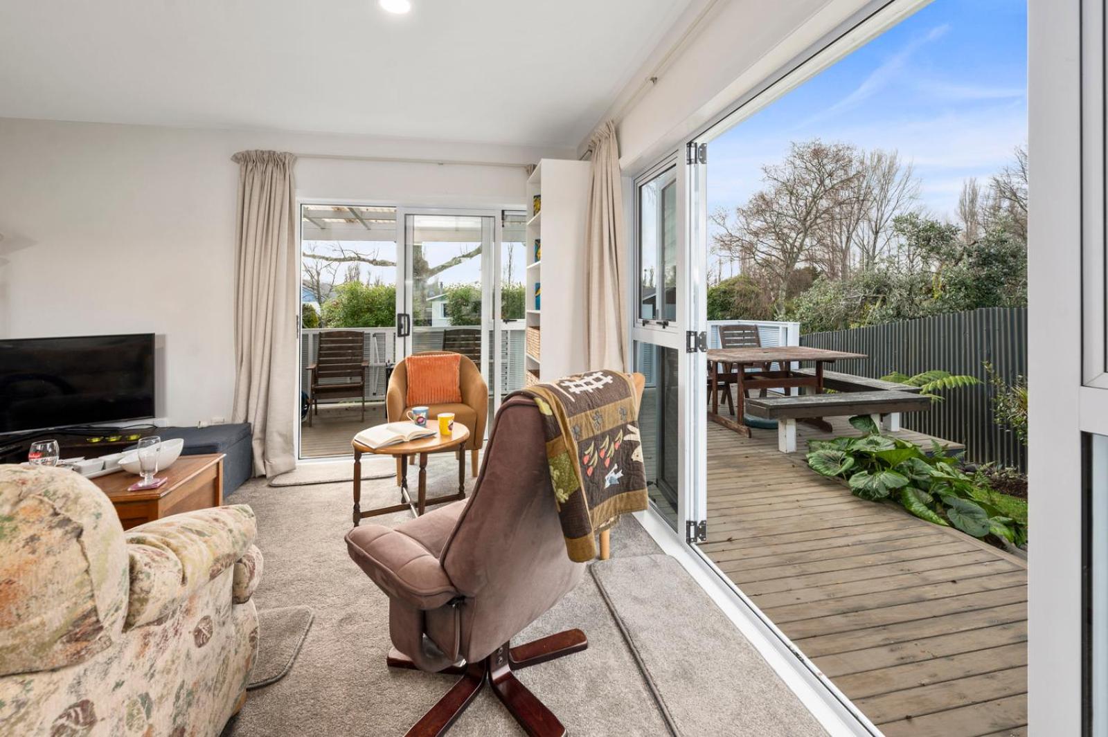Plum Tree Cottage - Turangi Holiday Home view 2