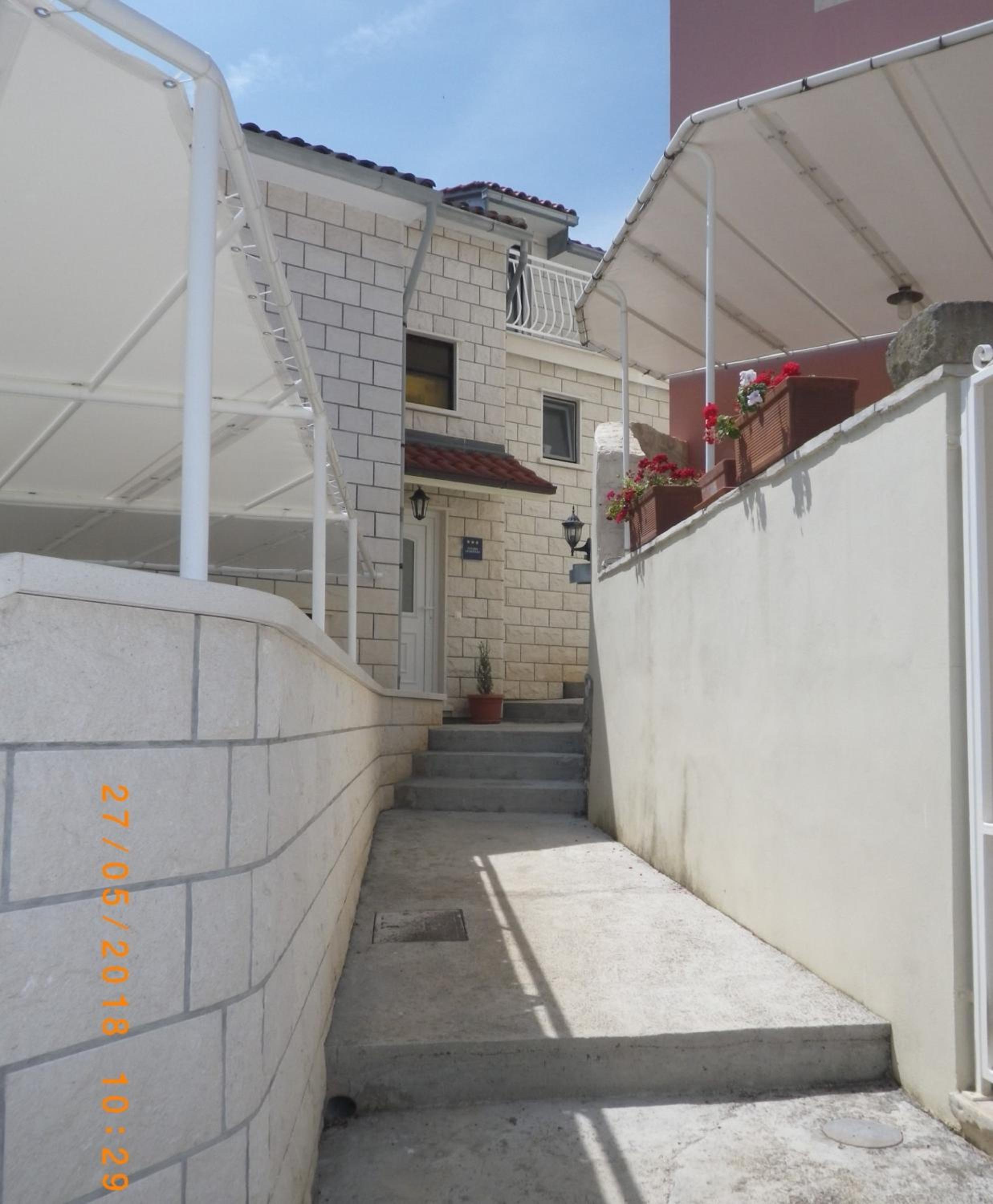 S 2 - modern studio just 50m from the beach view 2