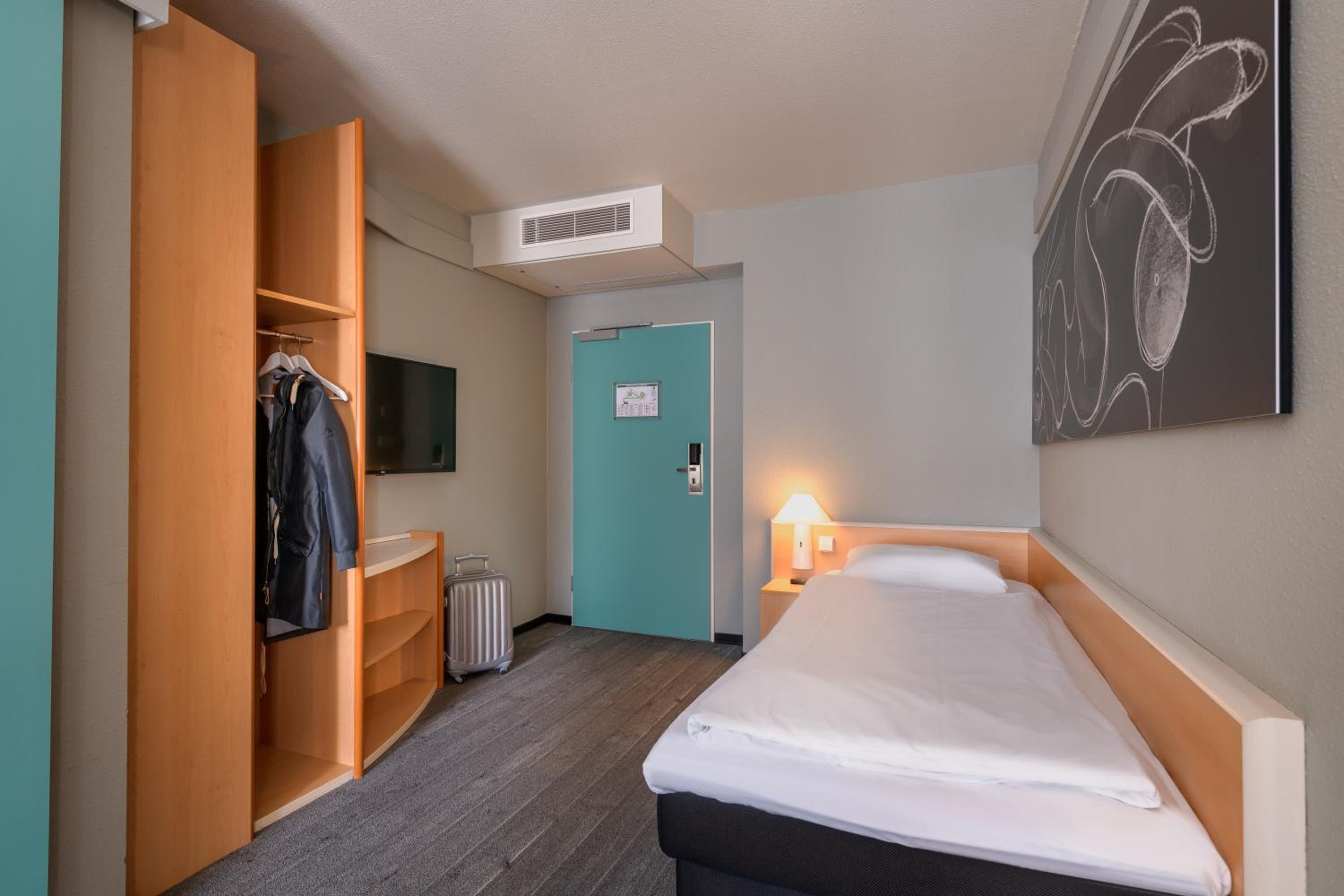 Hamburg Vacations - ibis Hamburg Alsterring - Property Image 5